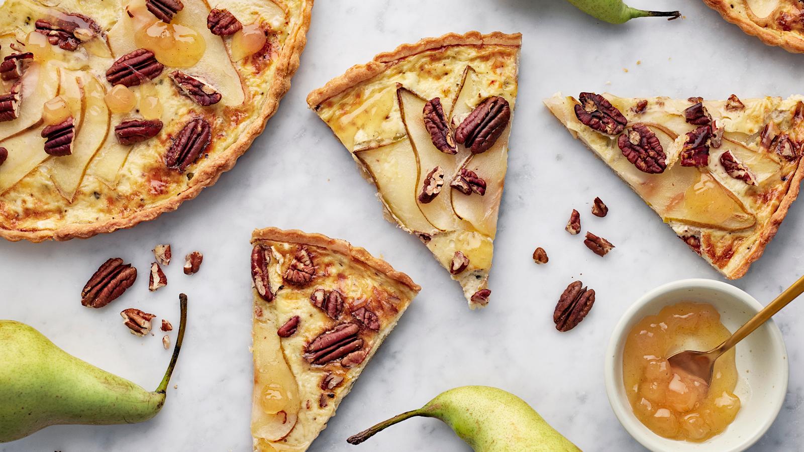 Päärynä-sinihomejuustopiirakka