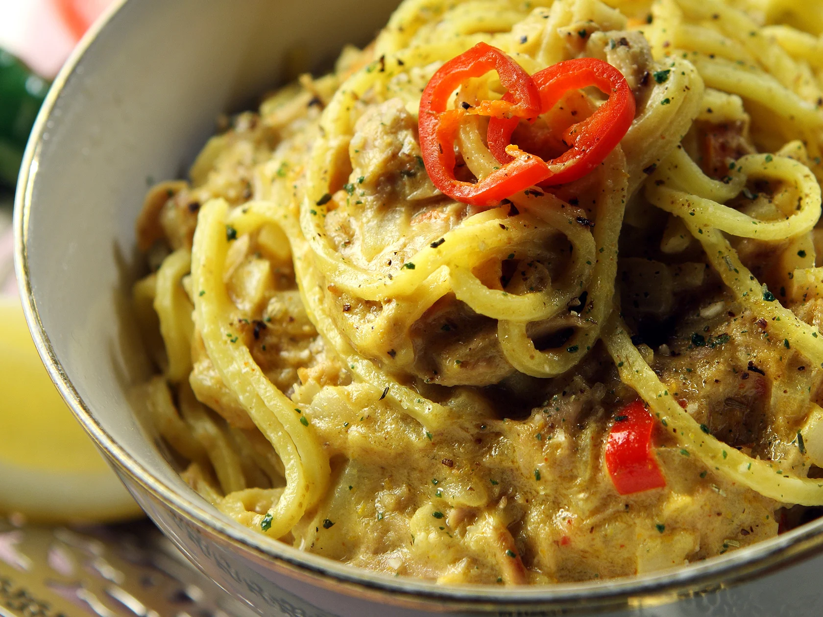 Mausteinen tonnikalapasta