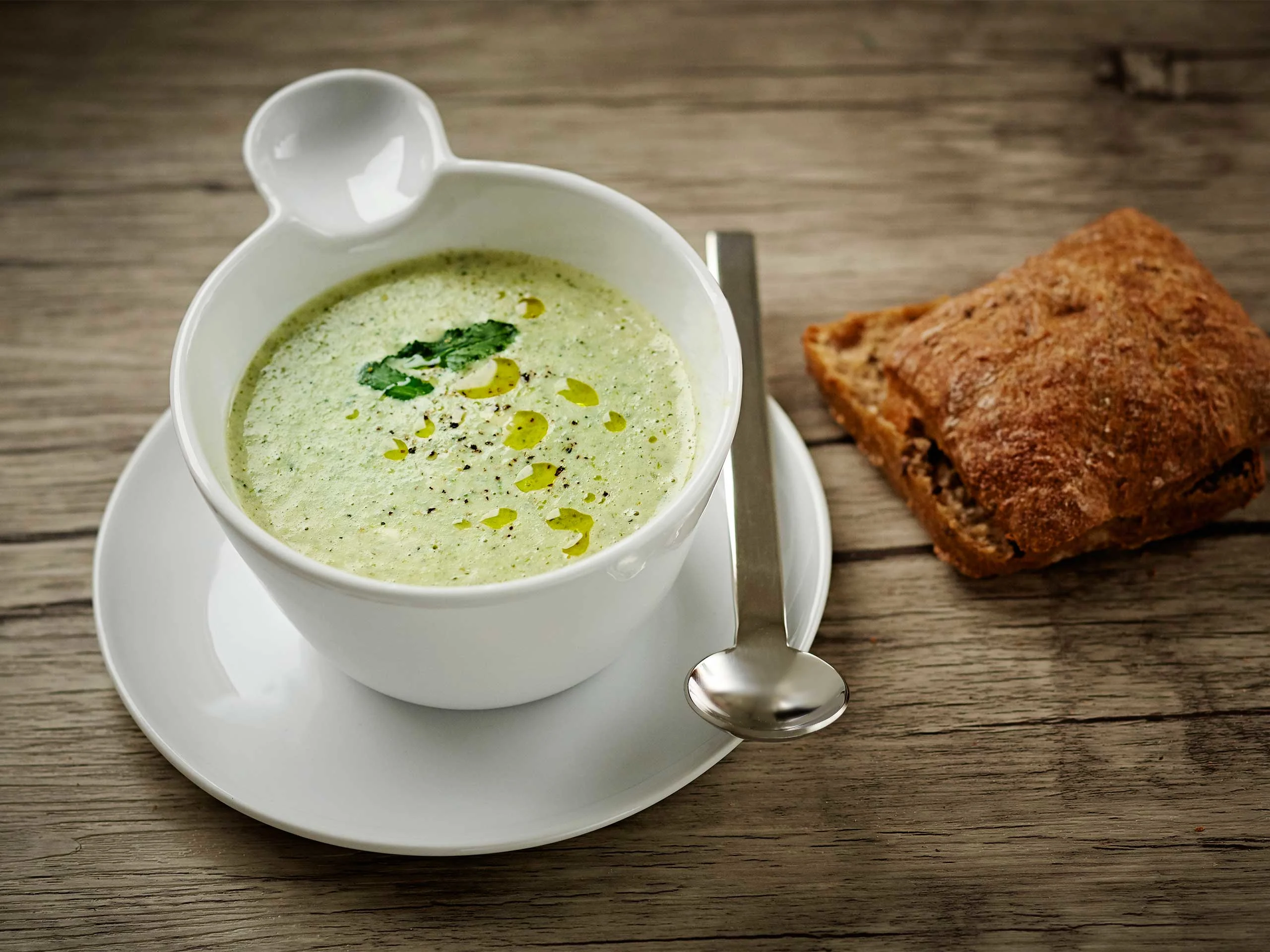 Parsakaali-purjokeitto