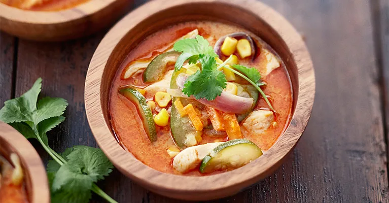 Thaimausteinen kanakeitto