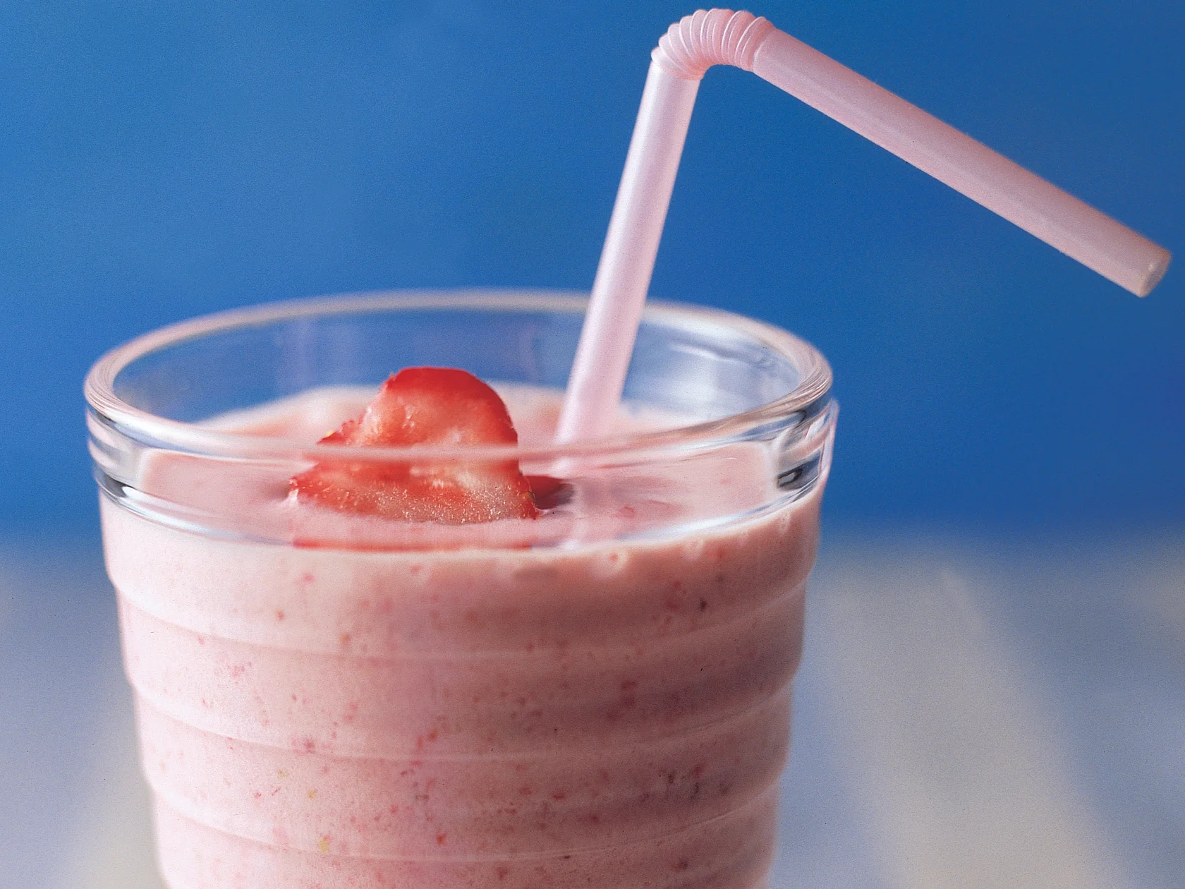 Viileä mansikkajuoma