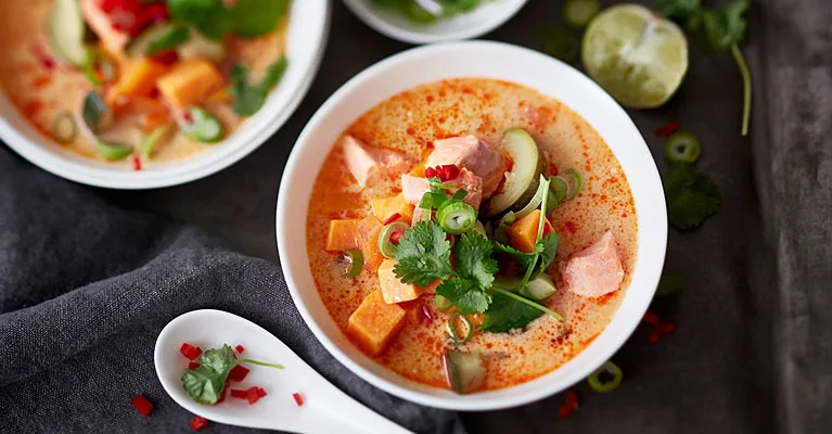 Thaimaustettu kirjolohikeitto