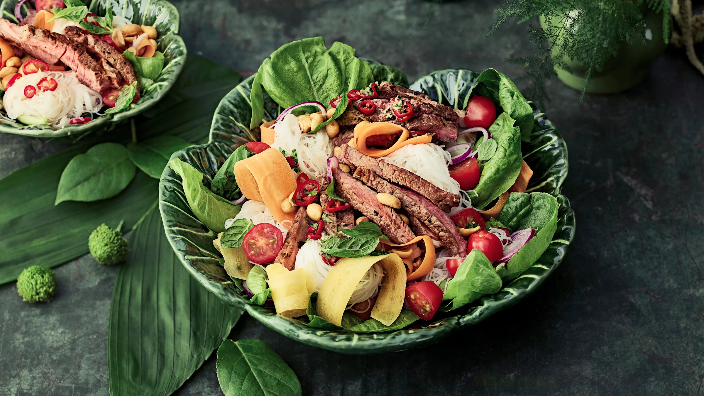 Aasialainen pihvisalaatti