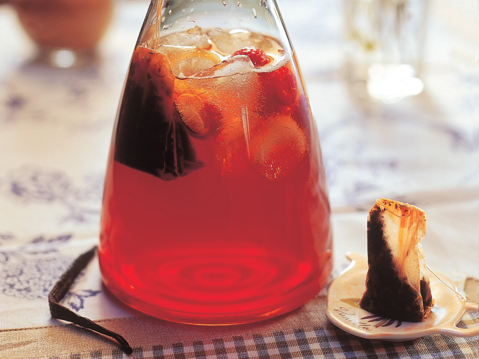 Vaniljainen vadelmajäätee