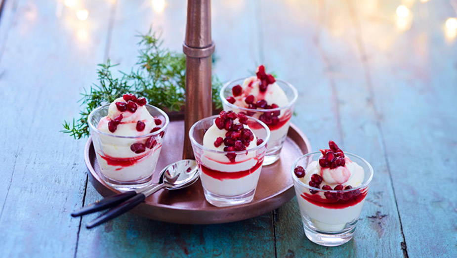 Sitruunamousse ja granaattiomenaa