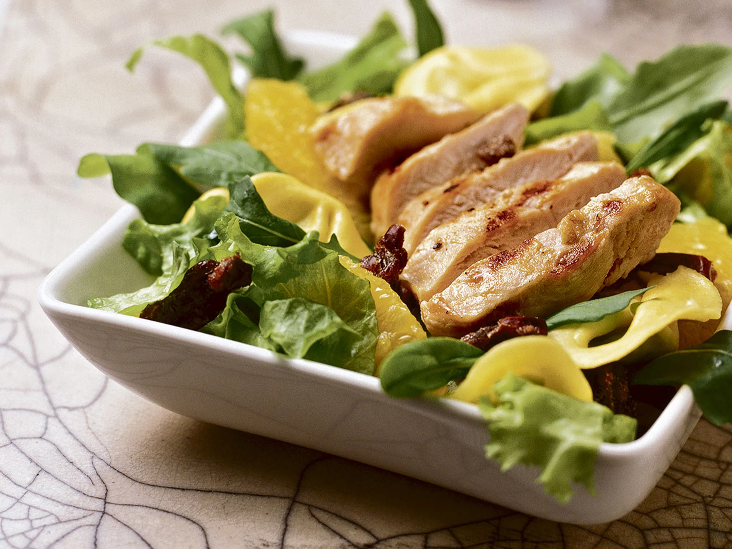 Broileri-tuorepastasalaatti