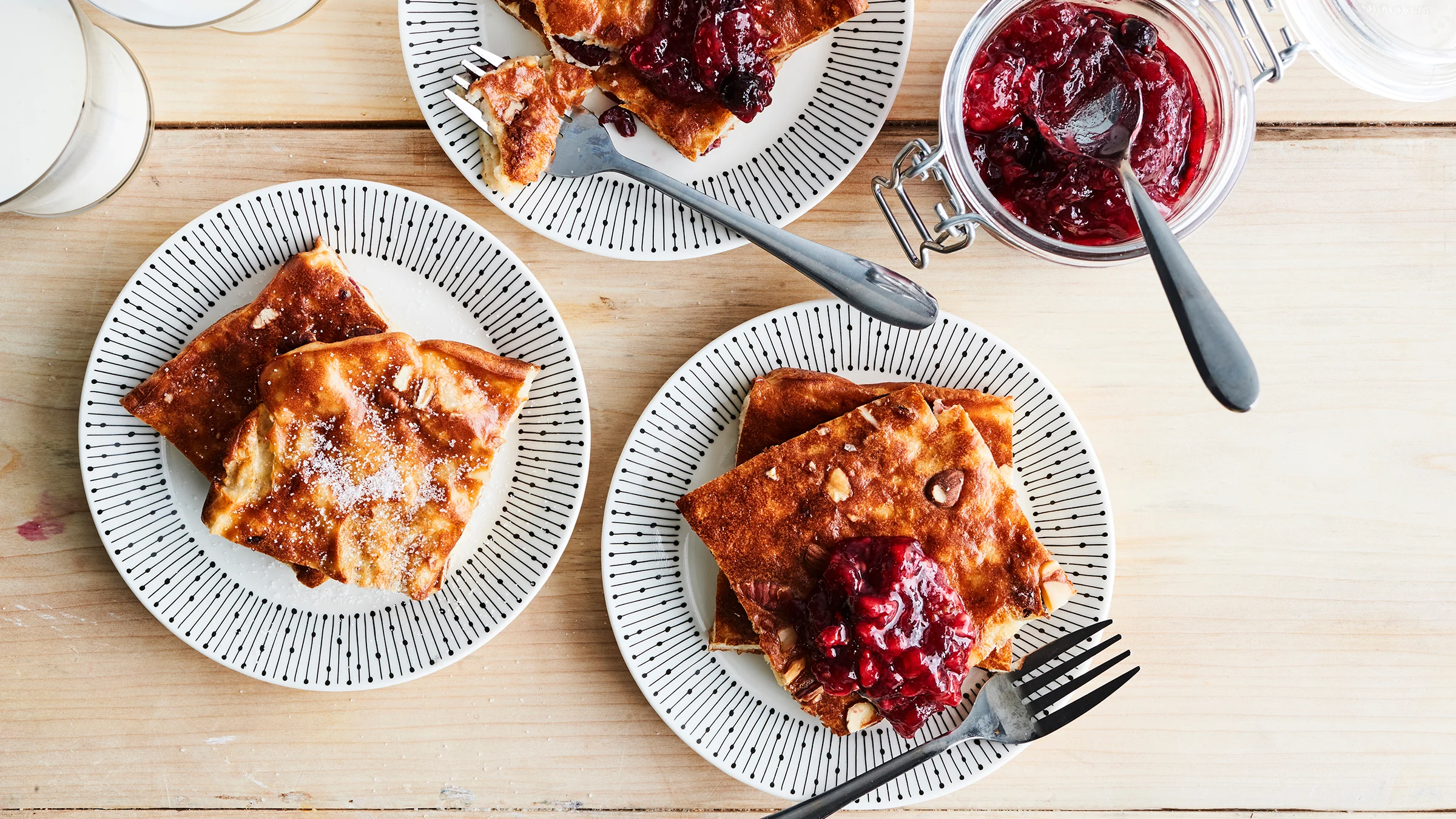 Kaurapuuron tähteet voi hyödyntää vaikka pannukakussa.