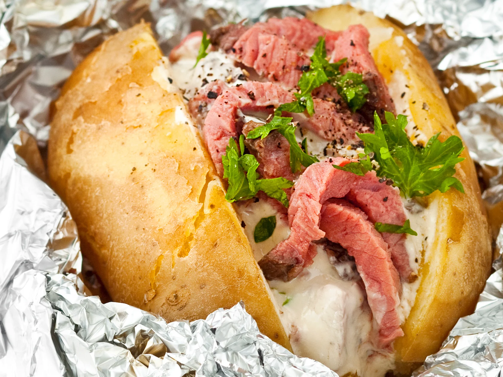 Uuniperunat ja paahtopaistitäyte