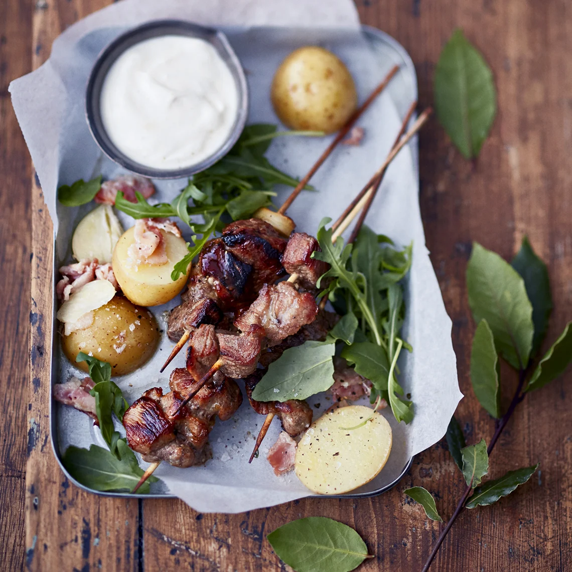 Savustetut varhaisperunat ja kasslervartaat