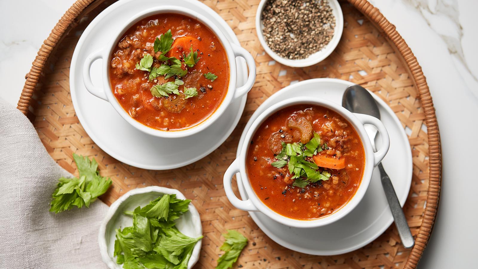 Tomaattinen jauhelihakeitto