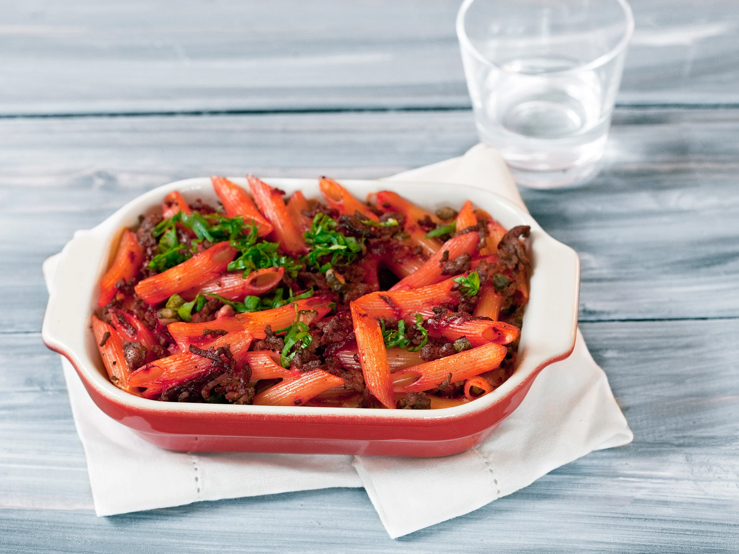 Punajuuri-jauhelihapastalaatikko