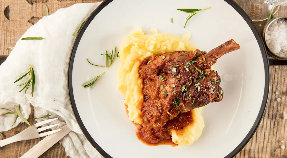 Punaviinissä haudutettua karitsanpotkaa