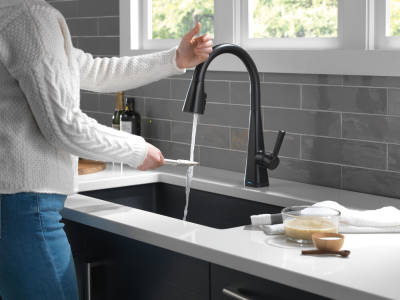 Simplify Your Life with a Touchless Kitchen Faucet
