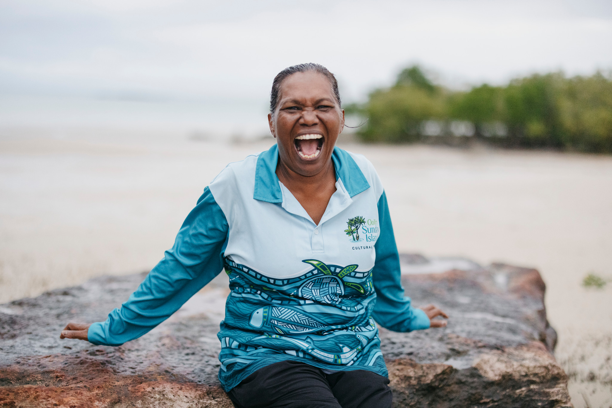 Owner and guide Rosanna Angus of Oolin Sunday Island Cultural Tours, Western Australia © Tourism Australia