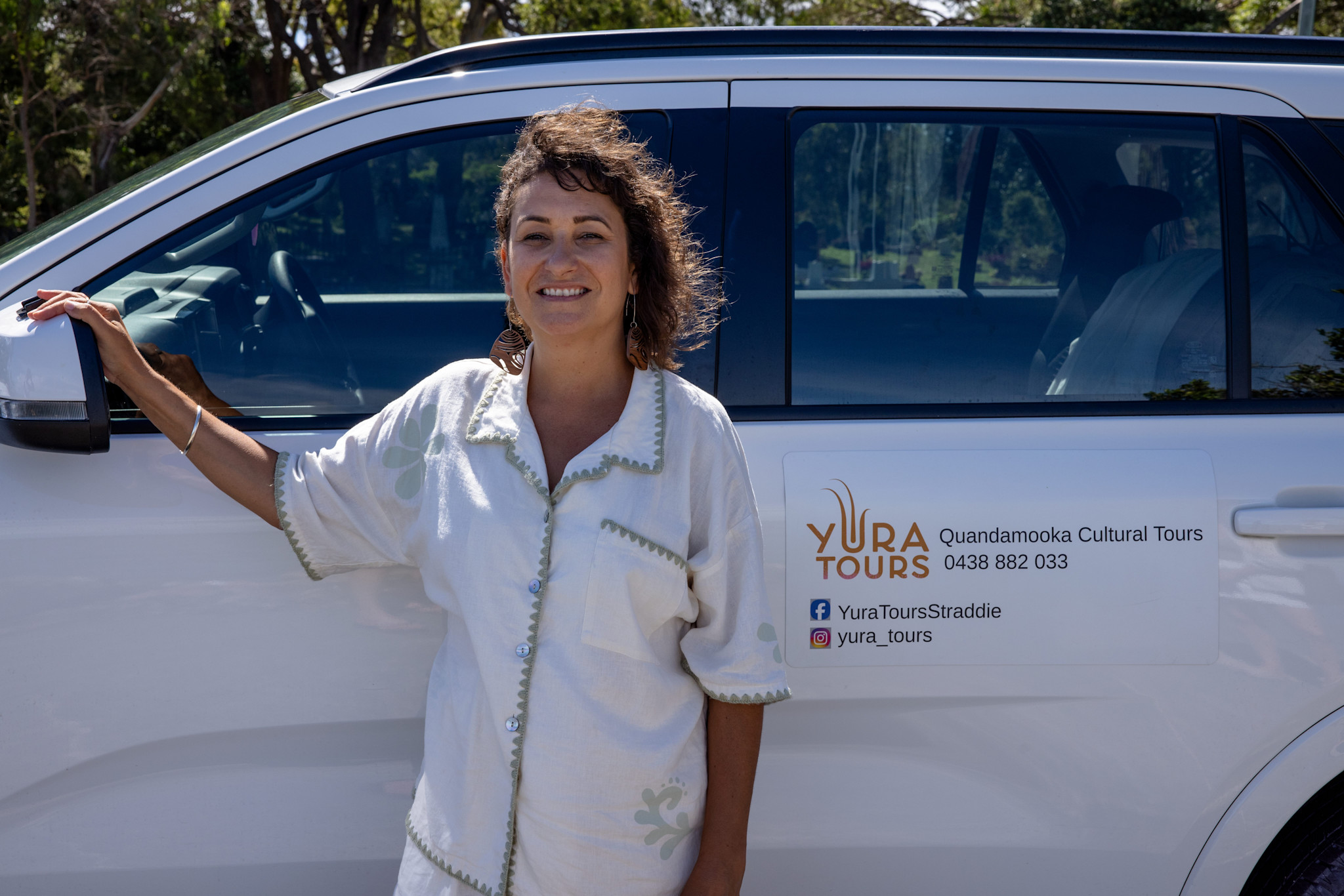 Owner and guide Elisha Kissick of Yura Tours on North Stradbroke Island / Minjerribah, Queensland © Tourism Australia