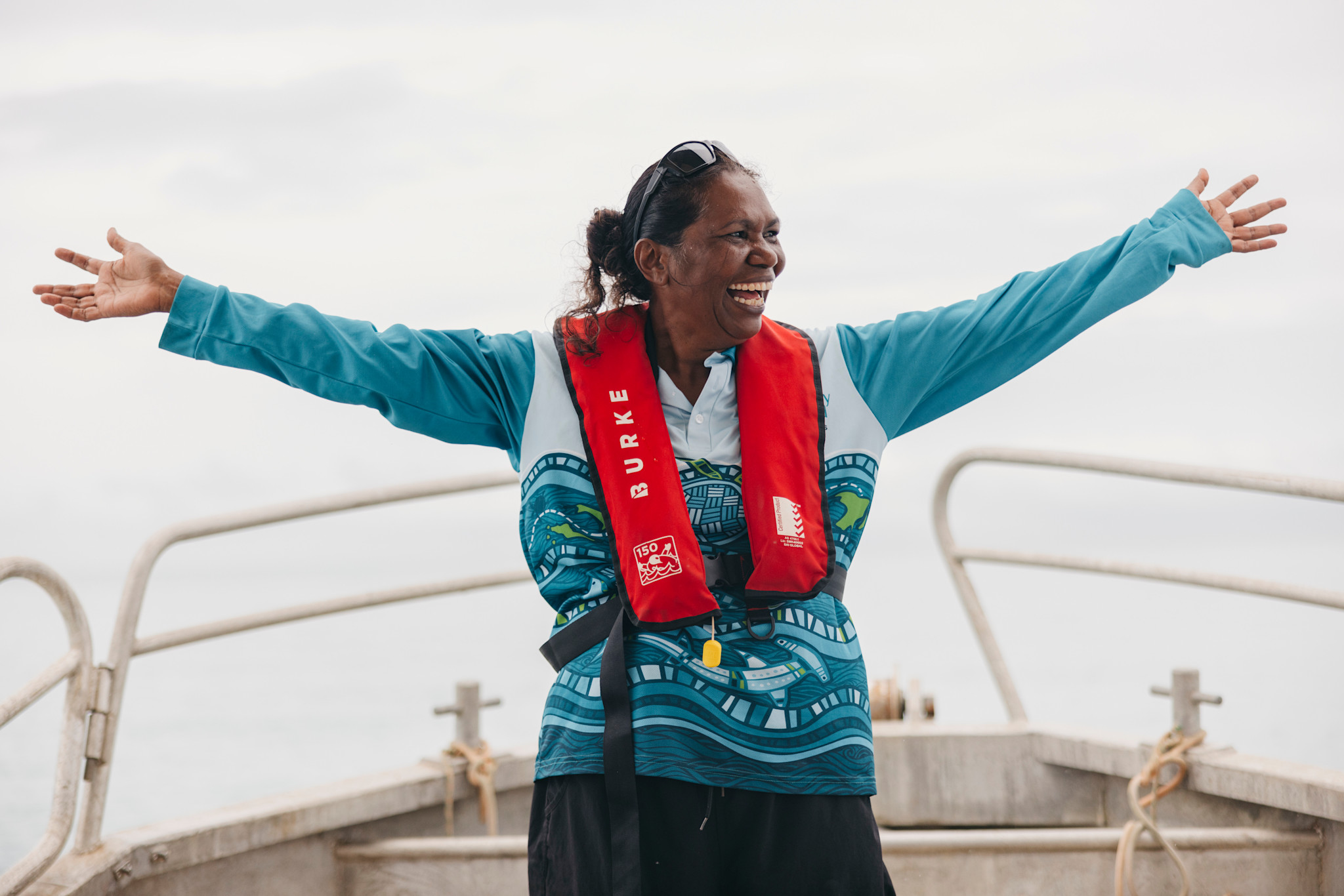 Guide Rosanna Angus of Oolin Sunday Island Cultural Tours, Western Australia © Tourism Australia