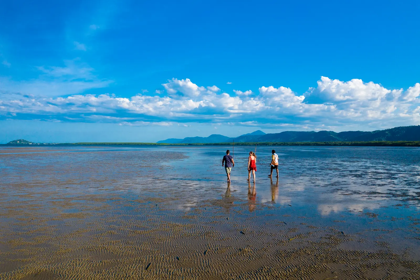 Walkabout Cultural Adventures, Cooya Beach, QLD © Tourism and Events Queensland