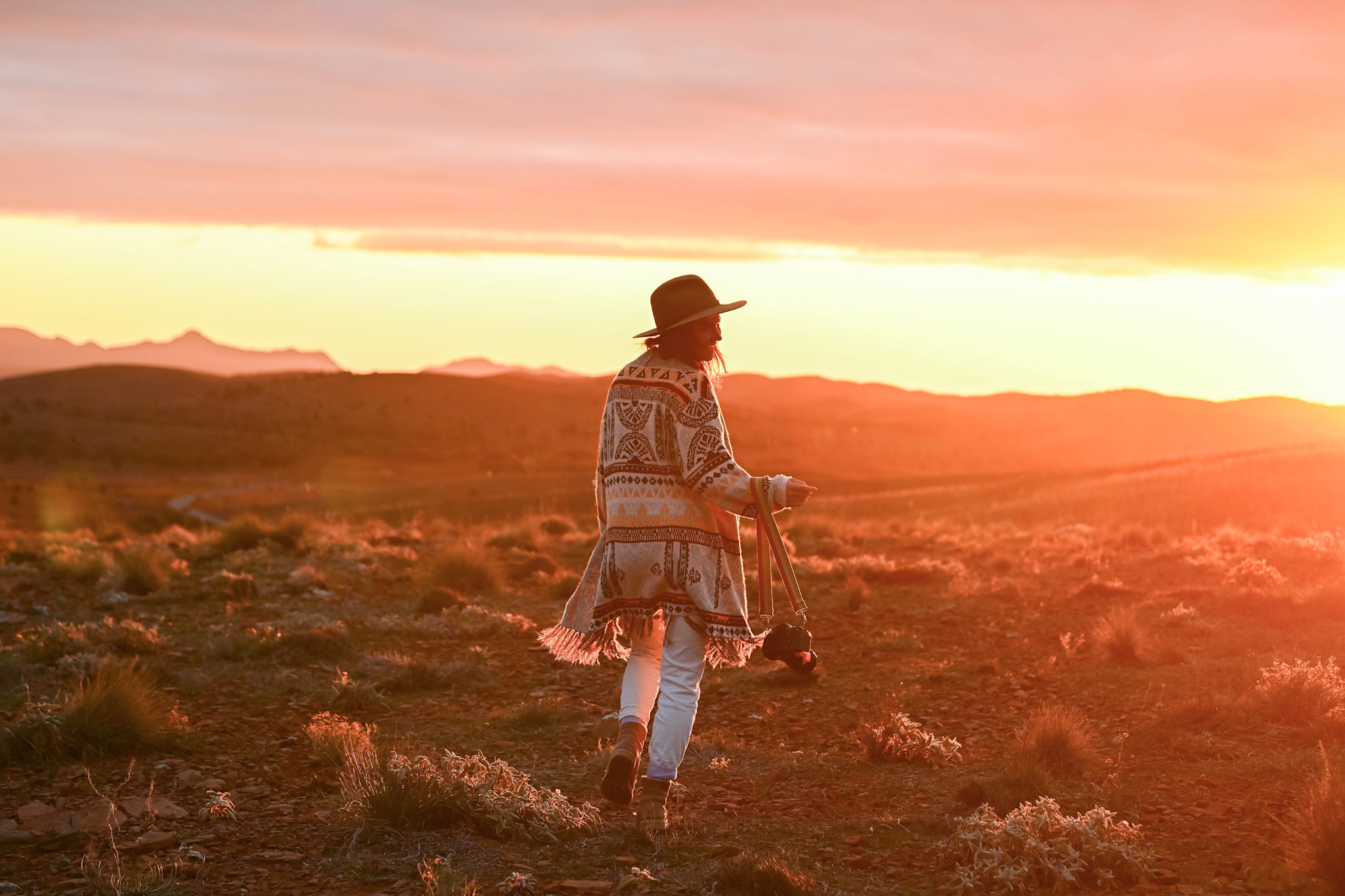 Enjoying a sunset over Ikara-Flinders Ranges National Park, South Australia © Tourism Australia