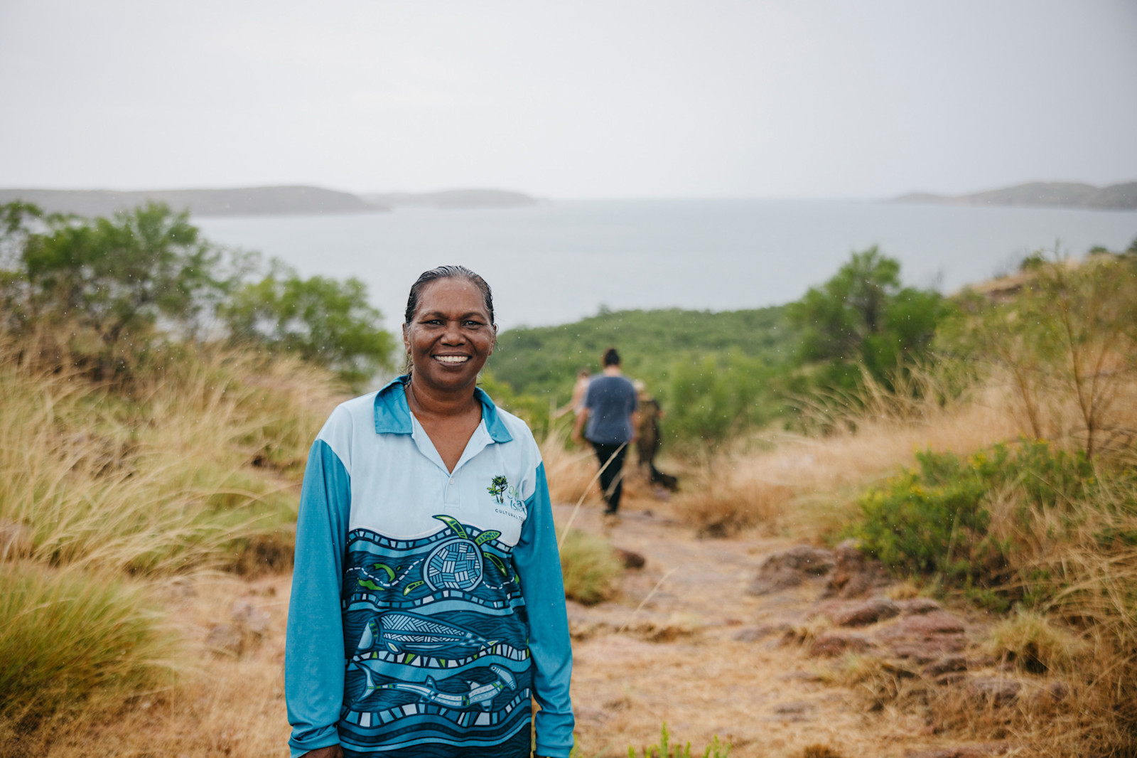 Oolin Sunday island Cultural Tours guide Rosanna Angus along the West Australian coast © Tourism Australia