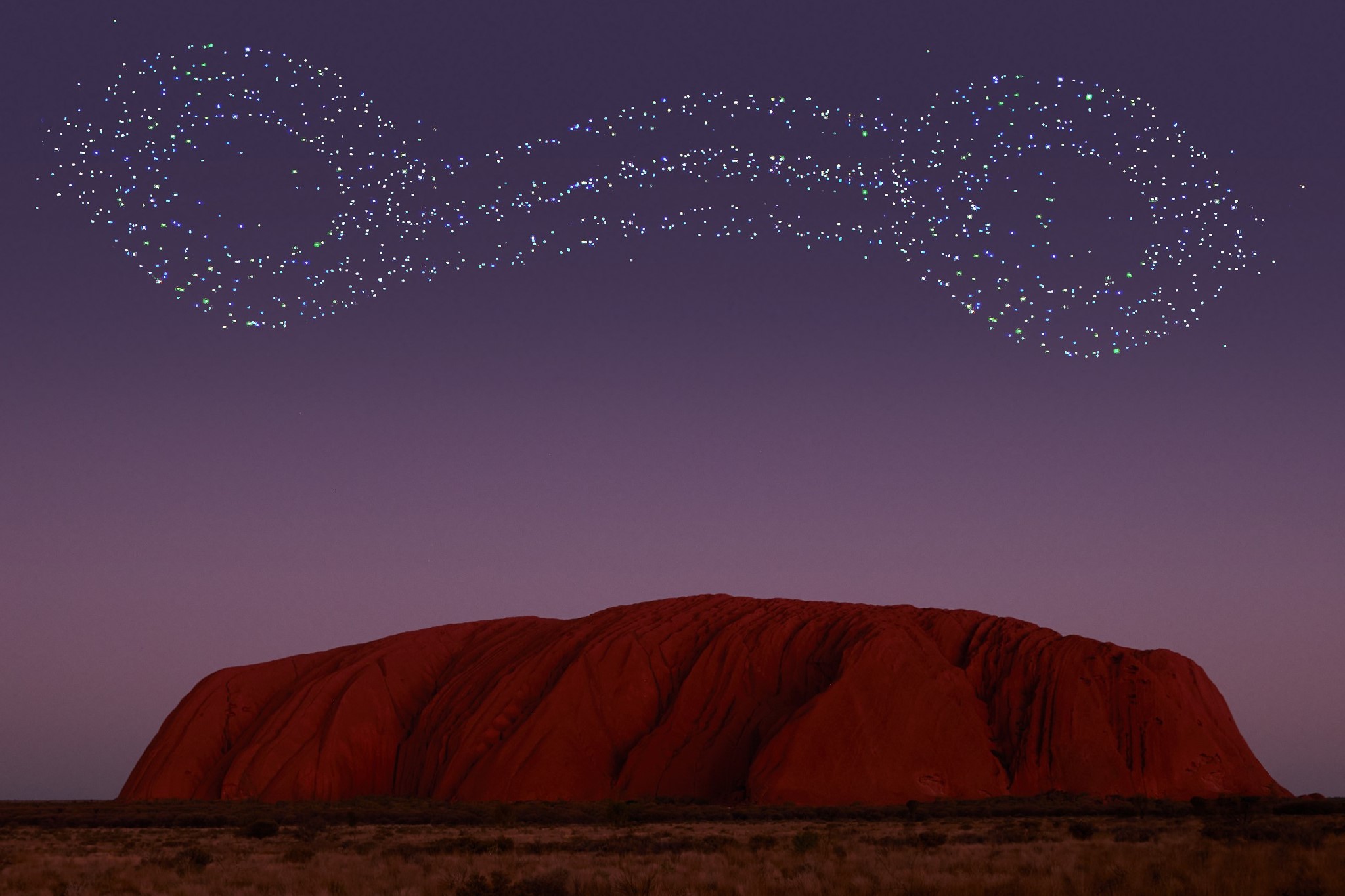 As custodians of the land, Anangu hold the Mala story from Kaltukatjara to Uluru. To share their story from Kaltukatjara to Uluru, RAMUS designed and produced an artistic platform using drones, light and sound to create an immersive storytelling experience.  