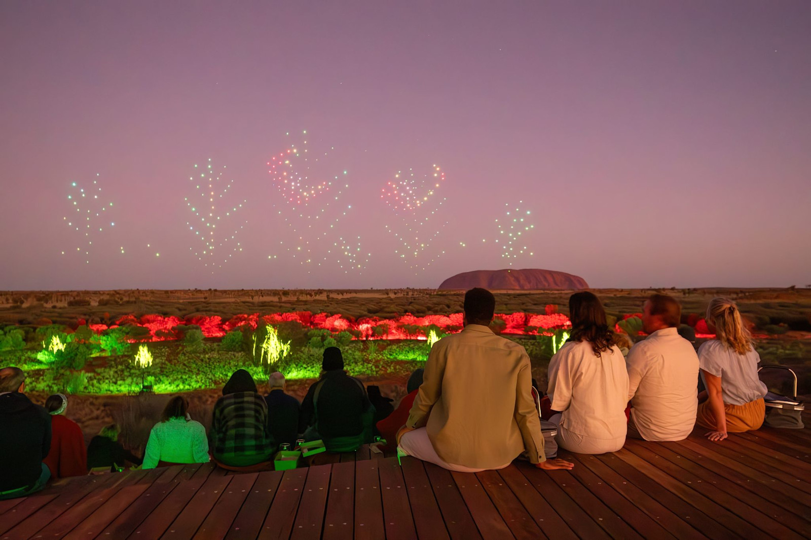 Wintjiri Wiru experiences, Voyages Indigenous Tourism Australia © Tourism Australia
As custodians of the land, Anangu hold the Mala story from Kaltukatjara to Uluru. To share their story from Kaltukatjara to Uluru, RAMUS designed and produced an artistic platform using drones, light and sound to create an immersive storytelling experience. 