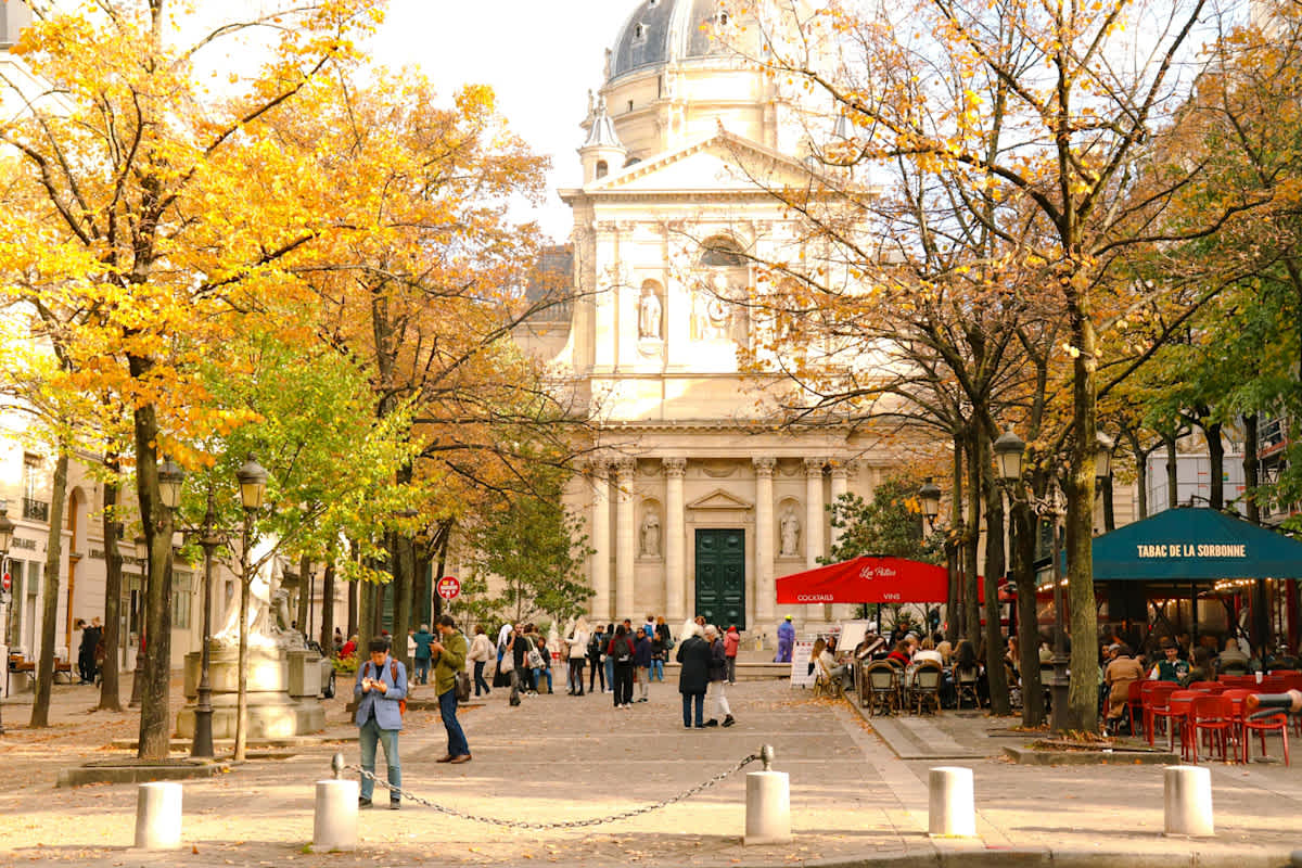 Featured image of The Benefits of Studying Abroad