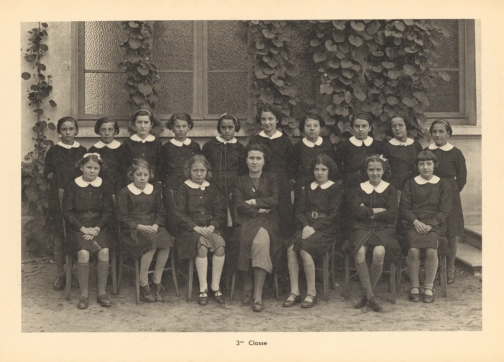 France 1939: In the past, girls in private schools wore neat uniforms with clean white collars to show they were healthy. Now, we wear masks and wash our hands to stay safe from diseases like COVID-19. How do you think changes like these affect what kids wear to school?