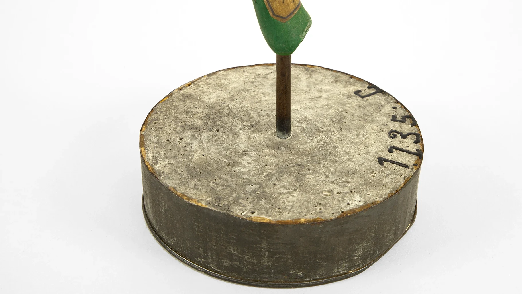 The stalk was placed on the base. Standard models of stalks were used to construct various plant models.