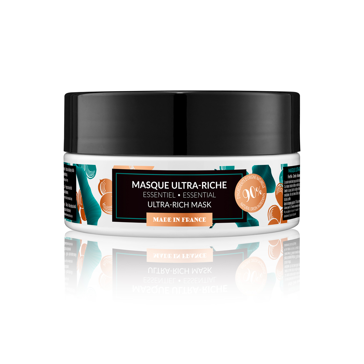 Le masque Ultra Riche Essentiel de Kairly Paris est un soin réconfortant conçu pour dorloter les boucles et les cheveux secs ou abîmés.