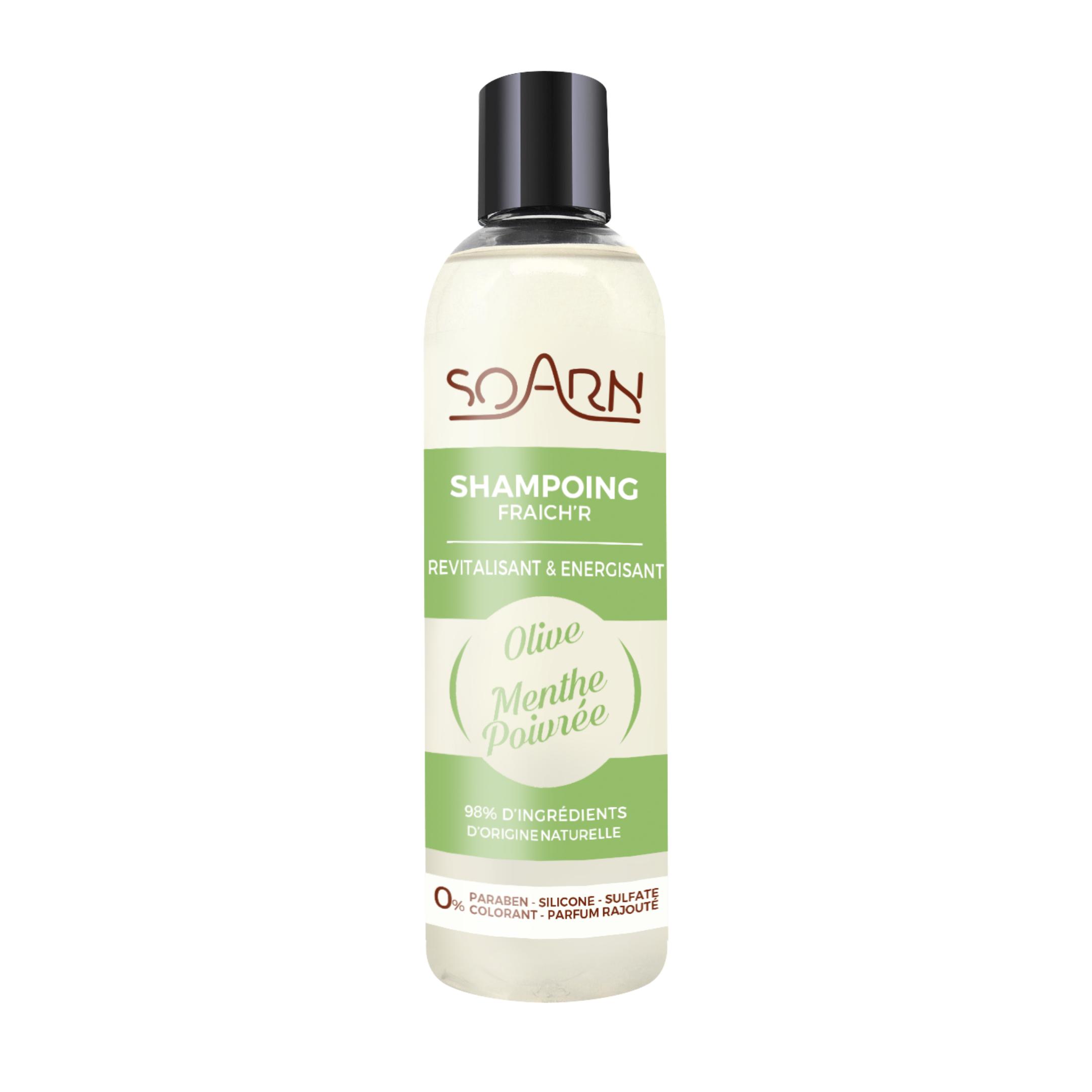 Le shampoing Olive Menthe poivrée de Soarn va purifier le cuir chevelu et la fibre capillaire.