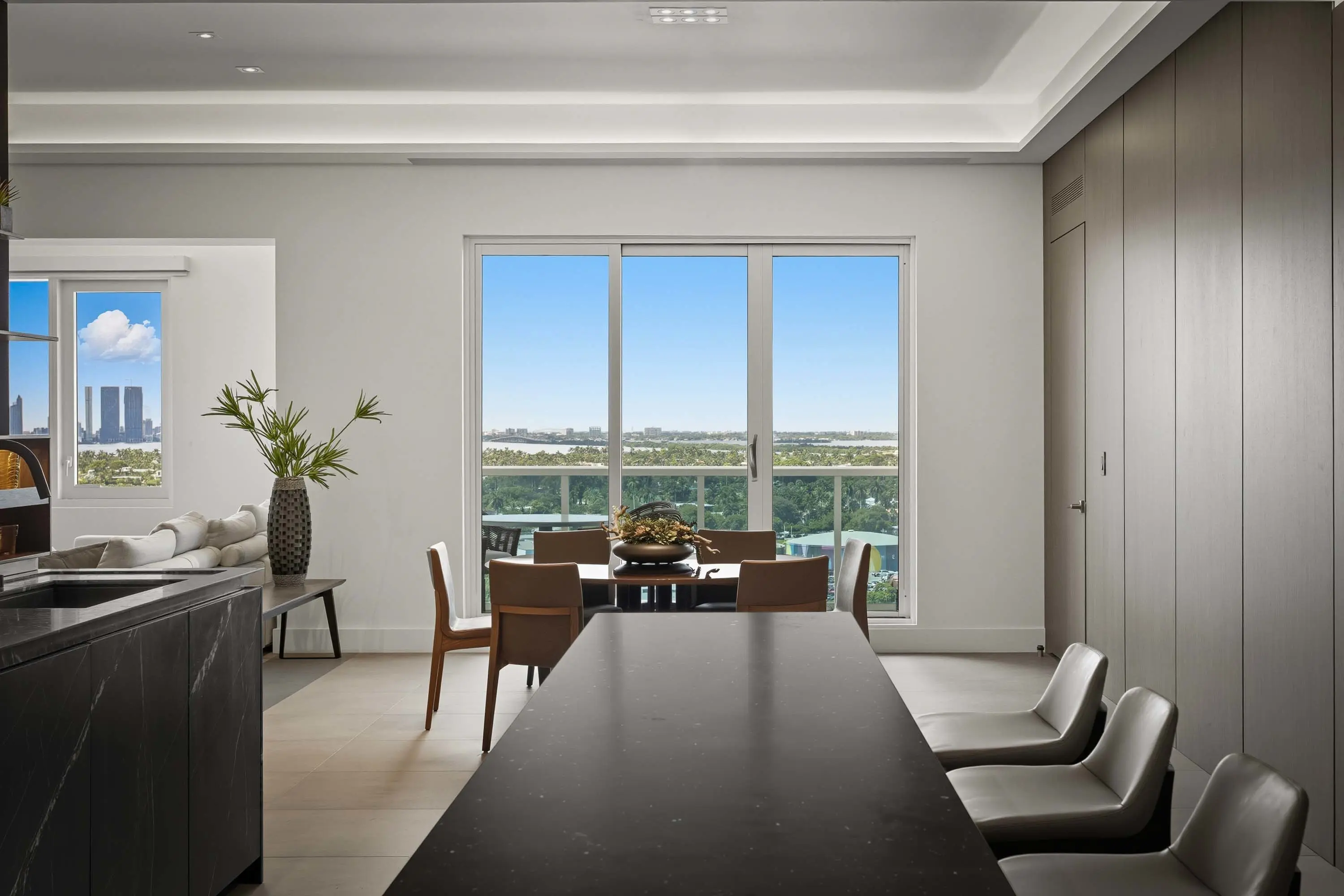 11 2301 Collins Ave Apt 1634 - Luxury Real Estate - Concierge Auctions