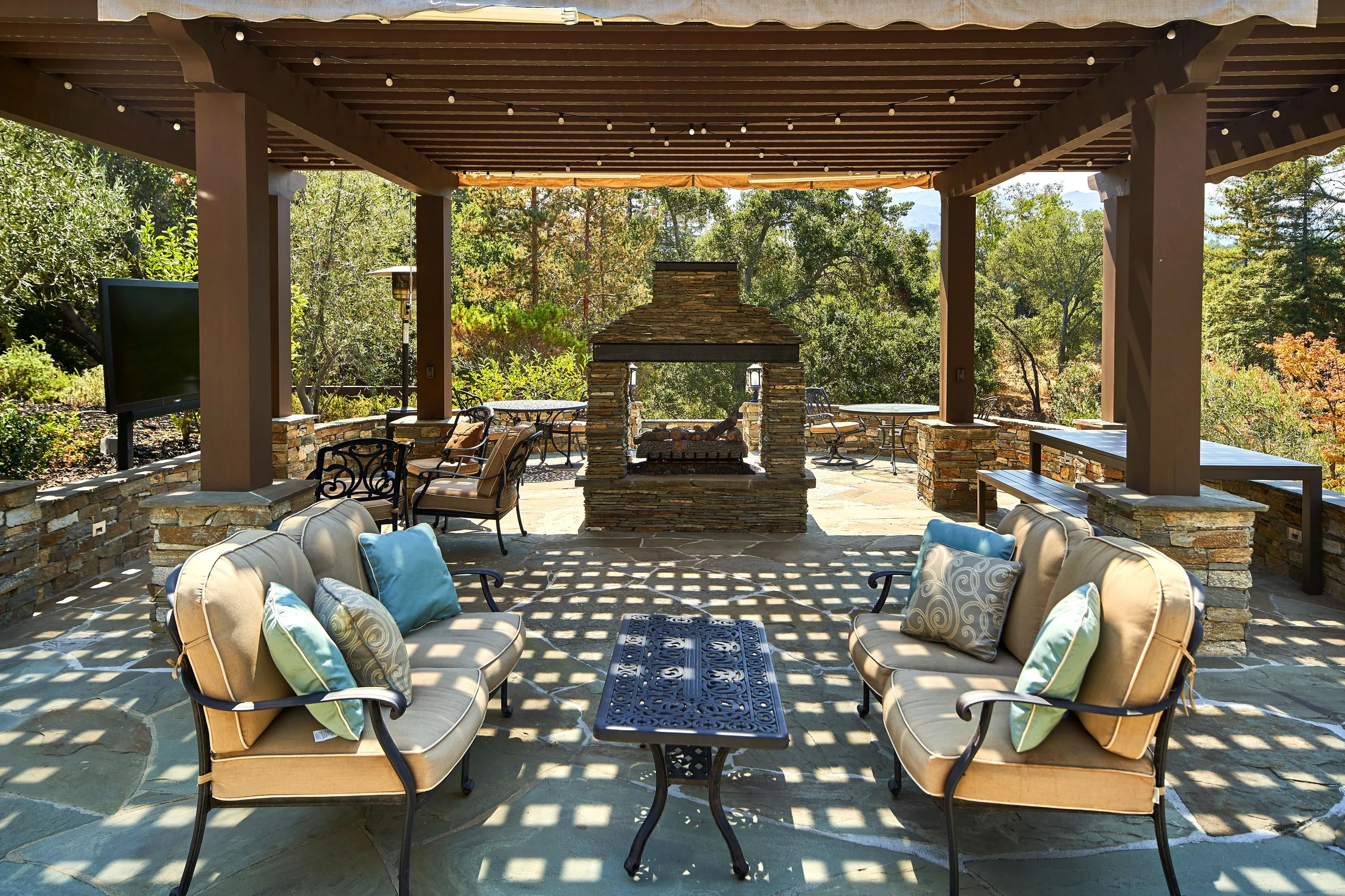 690 Loyola Drive, Silicon Valley, California 94024 - 690-loyola-drive-los-altos-hills-california45_i2bcff