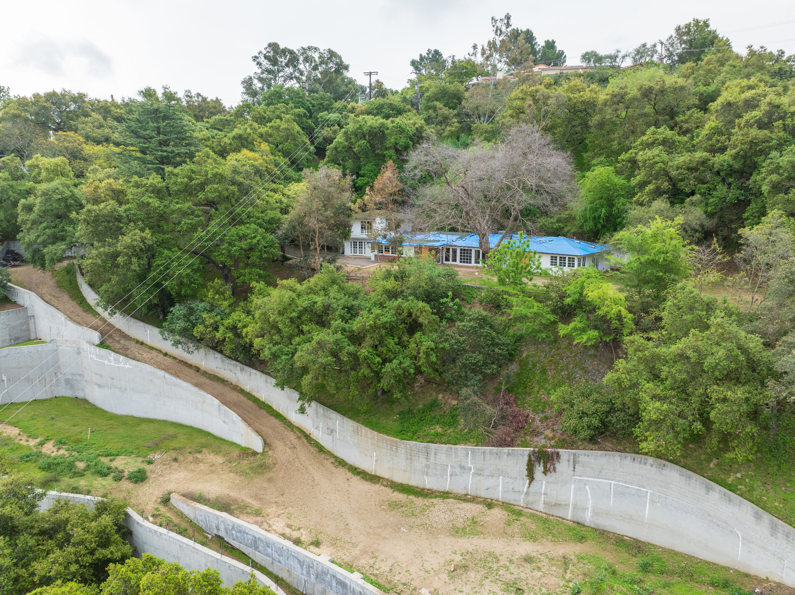 002 13511 Mulholland Dr