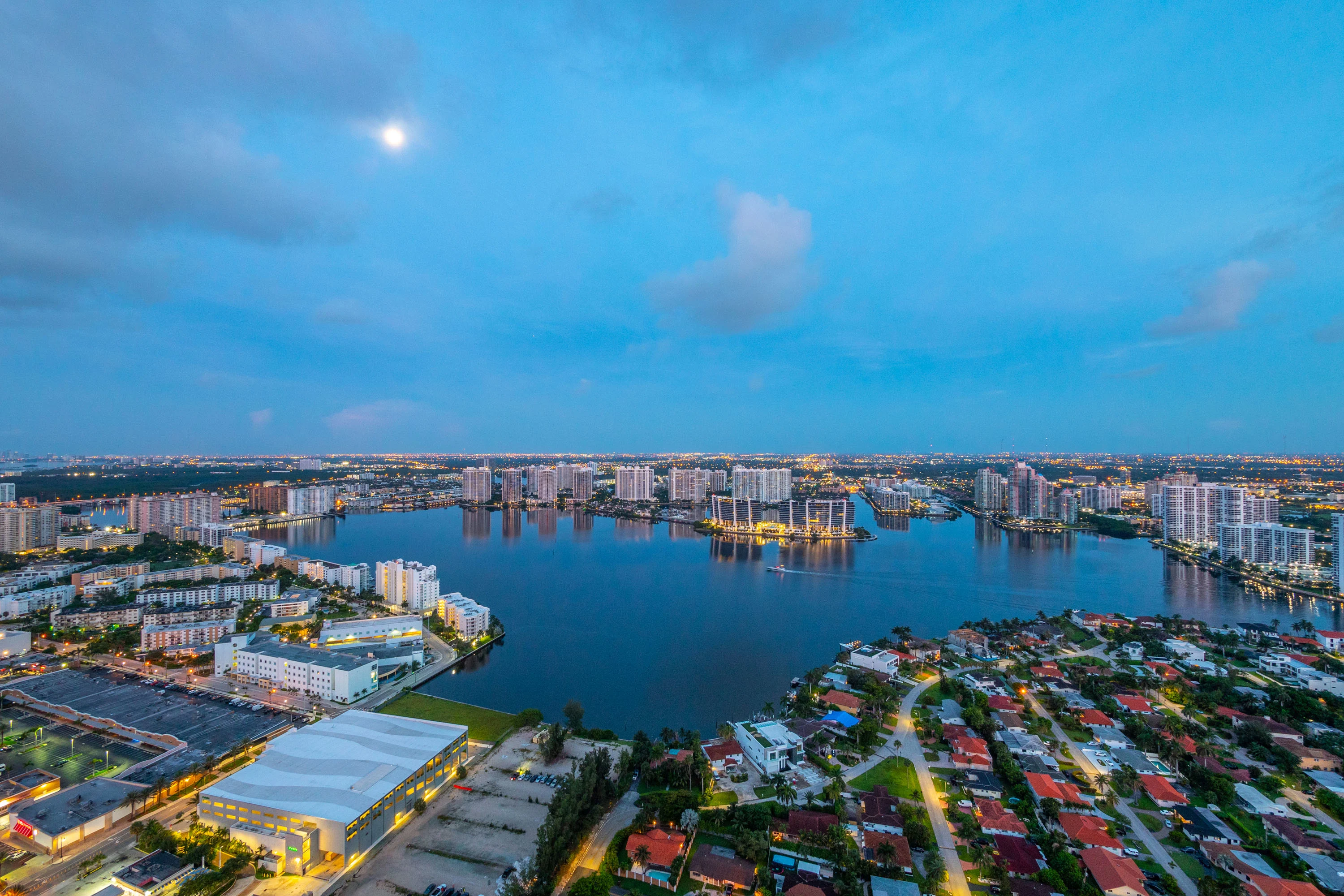 18555 Collins Ave, Apt 4603, Porsche Design Tower, Miami, Florida 33160 - 18555-collins-avenue-apartment-4603-sunny-isles-beach-florida46_ajymsj