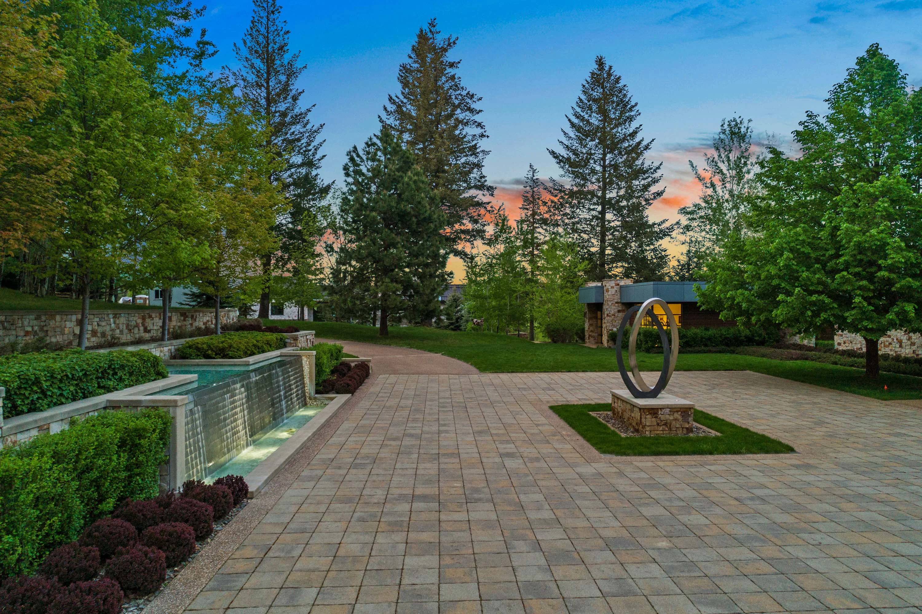 5468 West Carnelian Drive, Pynewoods Estate | The Golf and Lake Club at Black Rock, Coeur d'Alene, Idaho 83814 - 3_-_Aerial_5468WCarnellanDr_Twilight-6_mti8gq