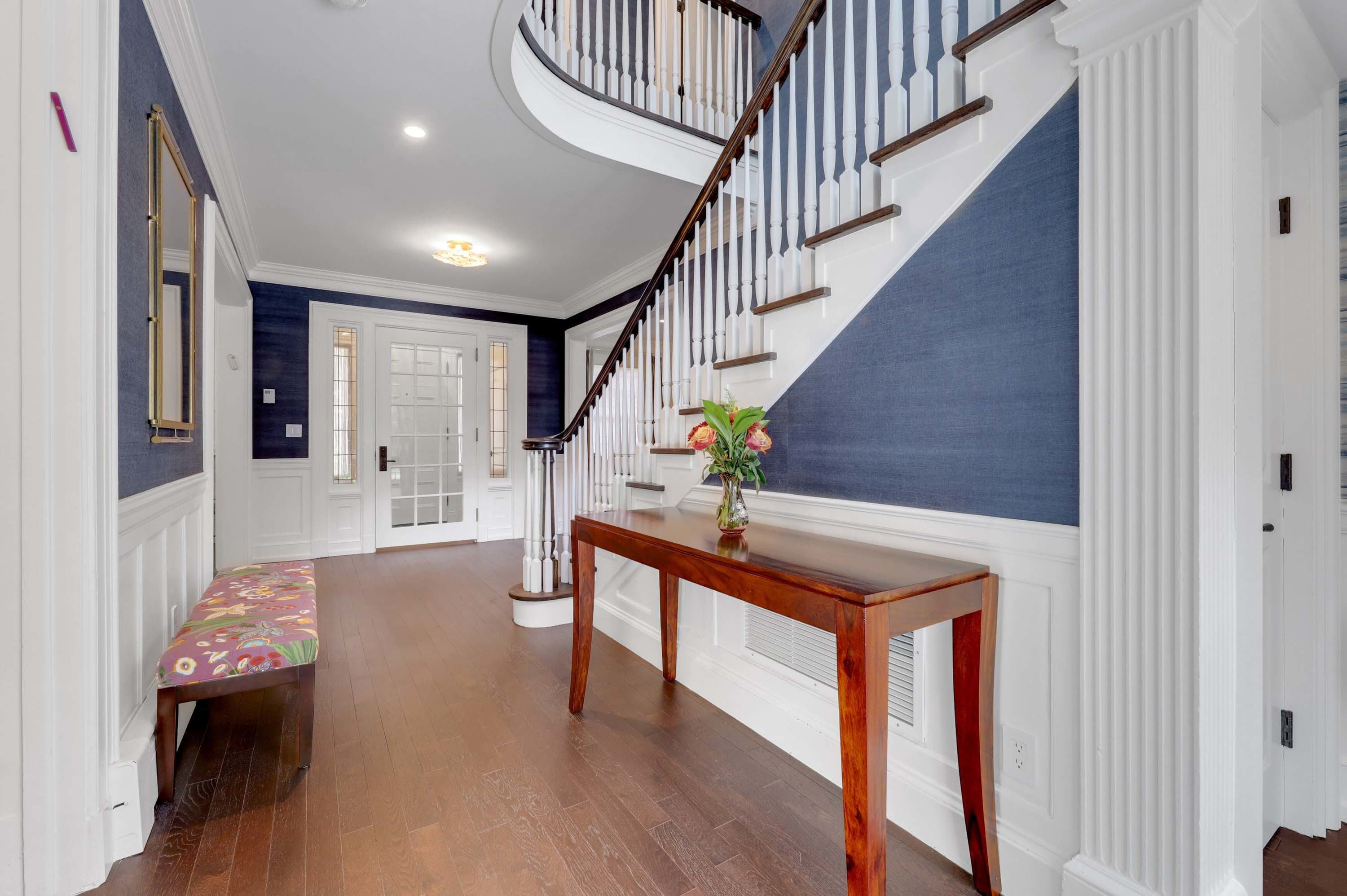 04 292 Maple Street