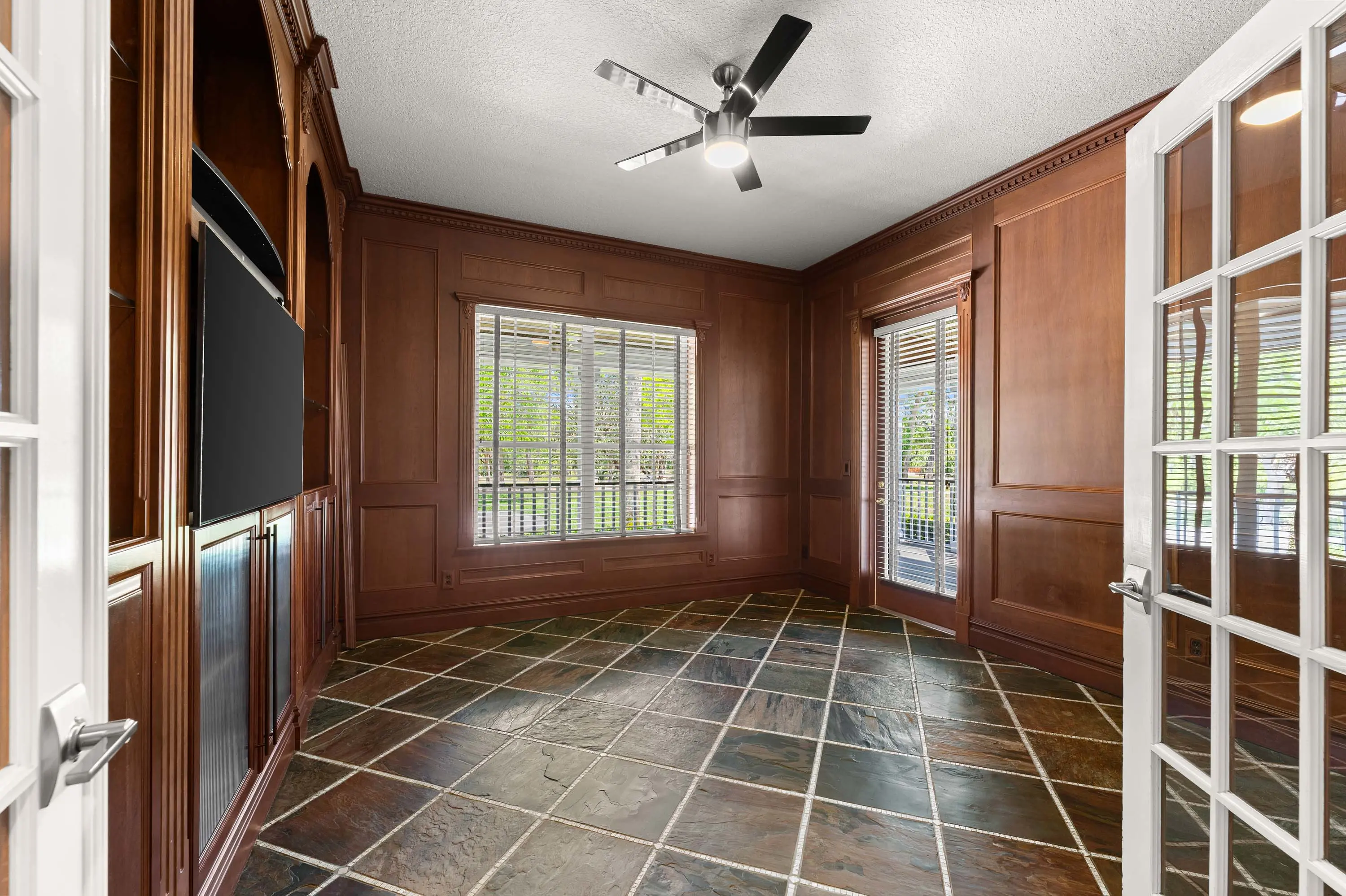 25 4 Broadcreek Circle - Luxury Real Estate - Concierge Auctions