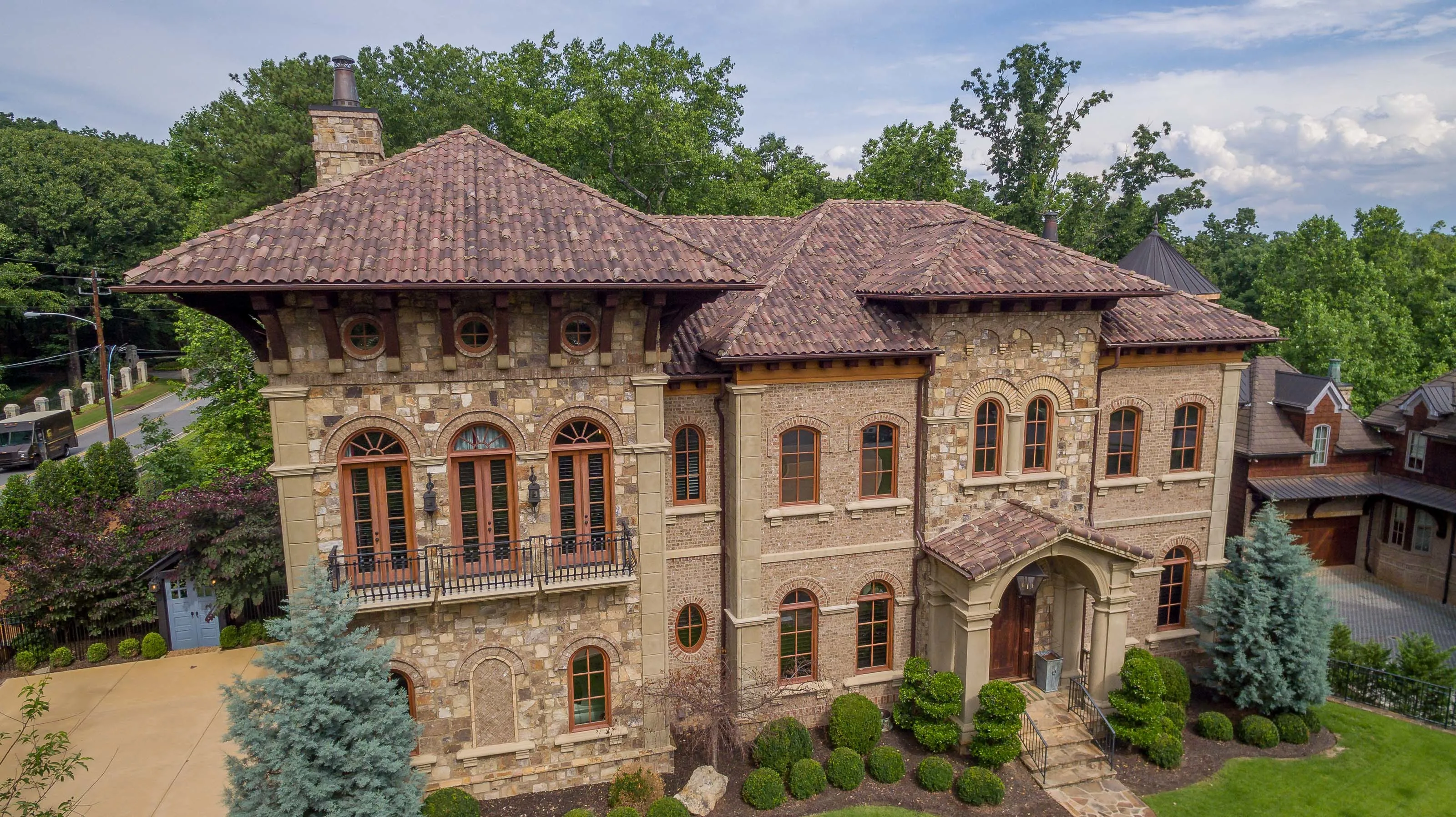 5635 Claire Rose Lane, Atlanta, Georgia 30327 - 5635-claire-rose-lane-atlanta-georgia02_vqe2u8