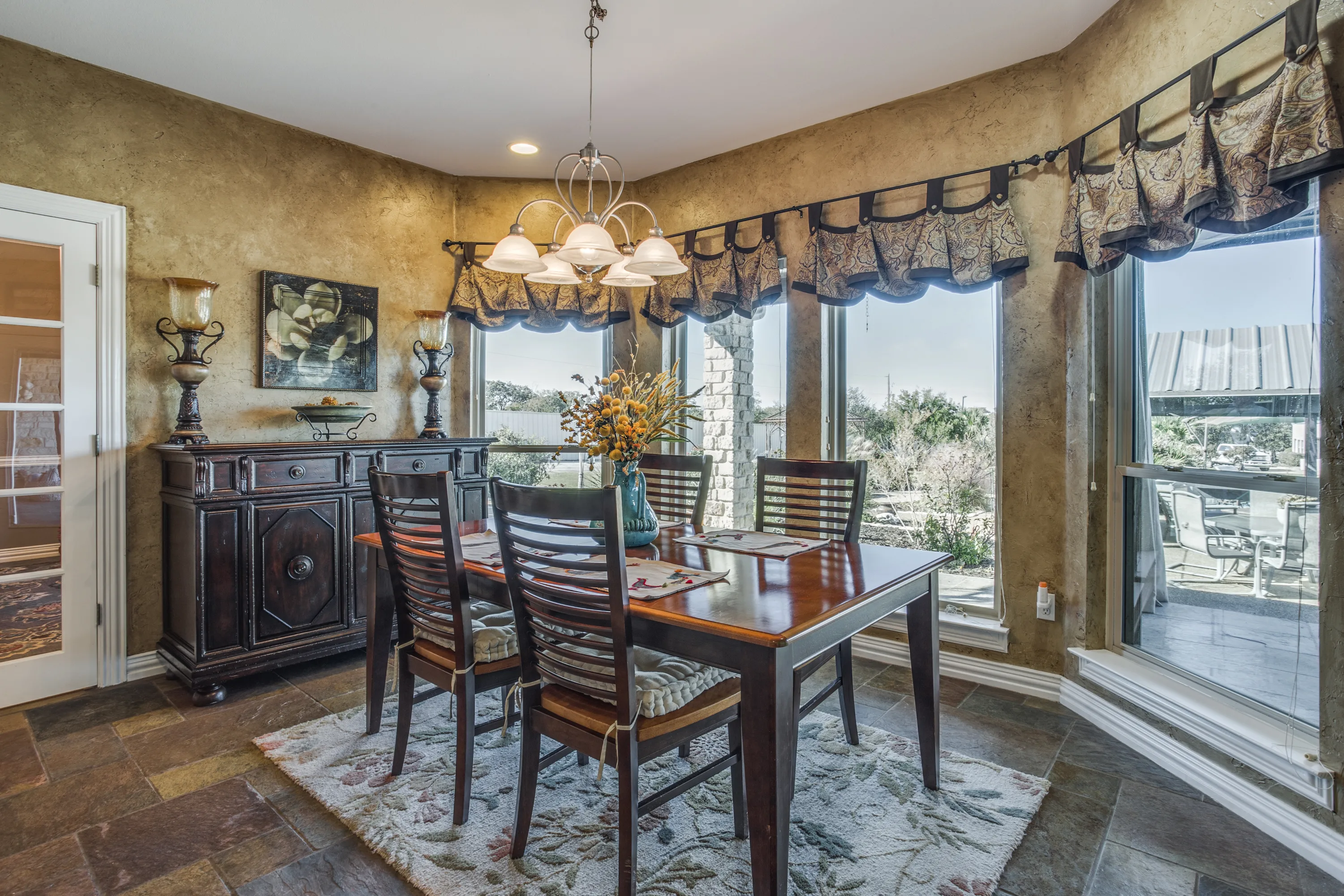 909 Little School Road, Dallas/Fort Worth, Texas 76060 - 909-little-school-road-kennedale-texas09_m2hiac
