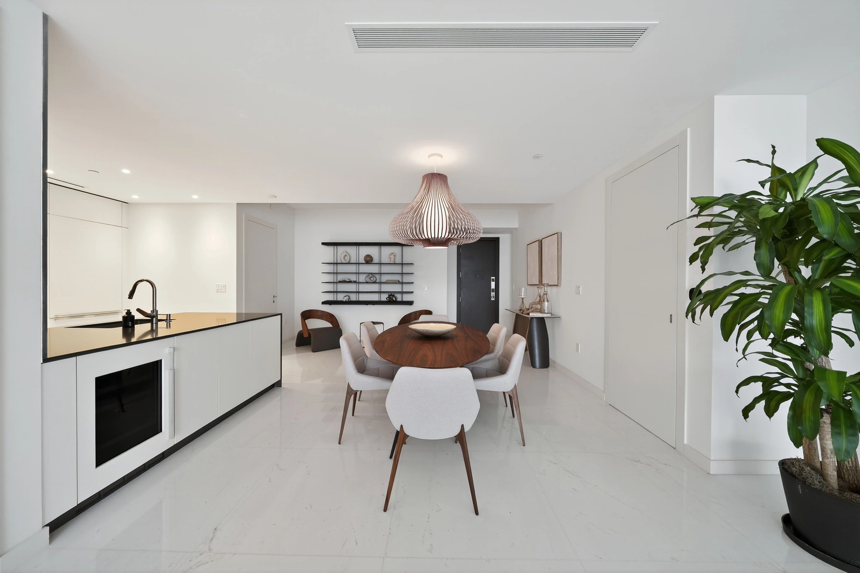 005 300 Biscayne Boulevard Way