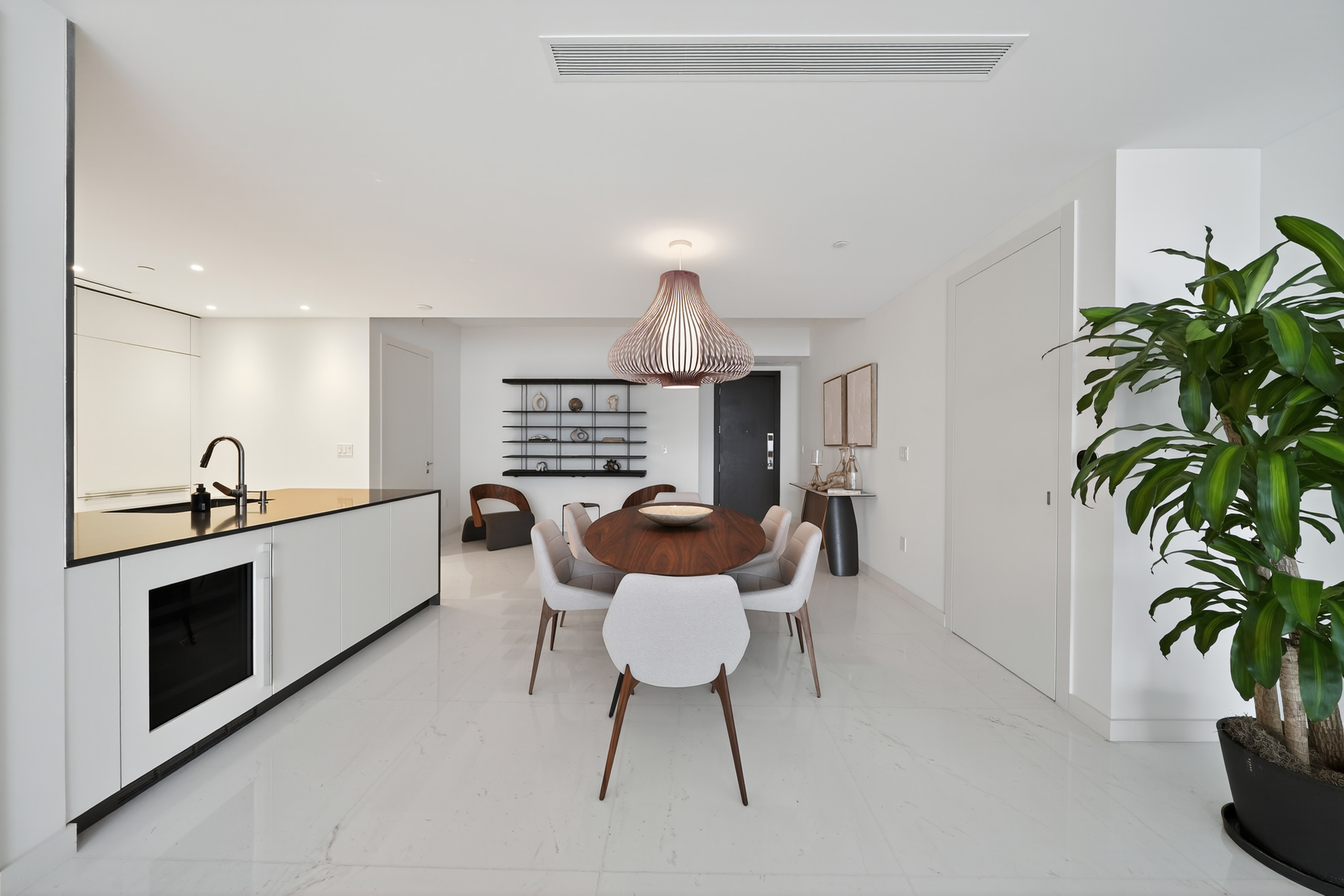 005 300 Biscayne Boulevard Way