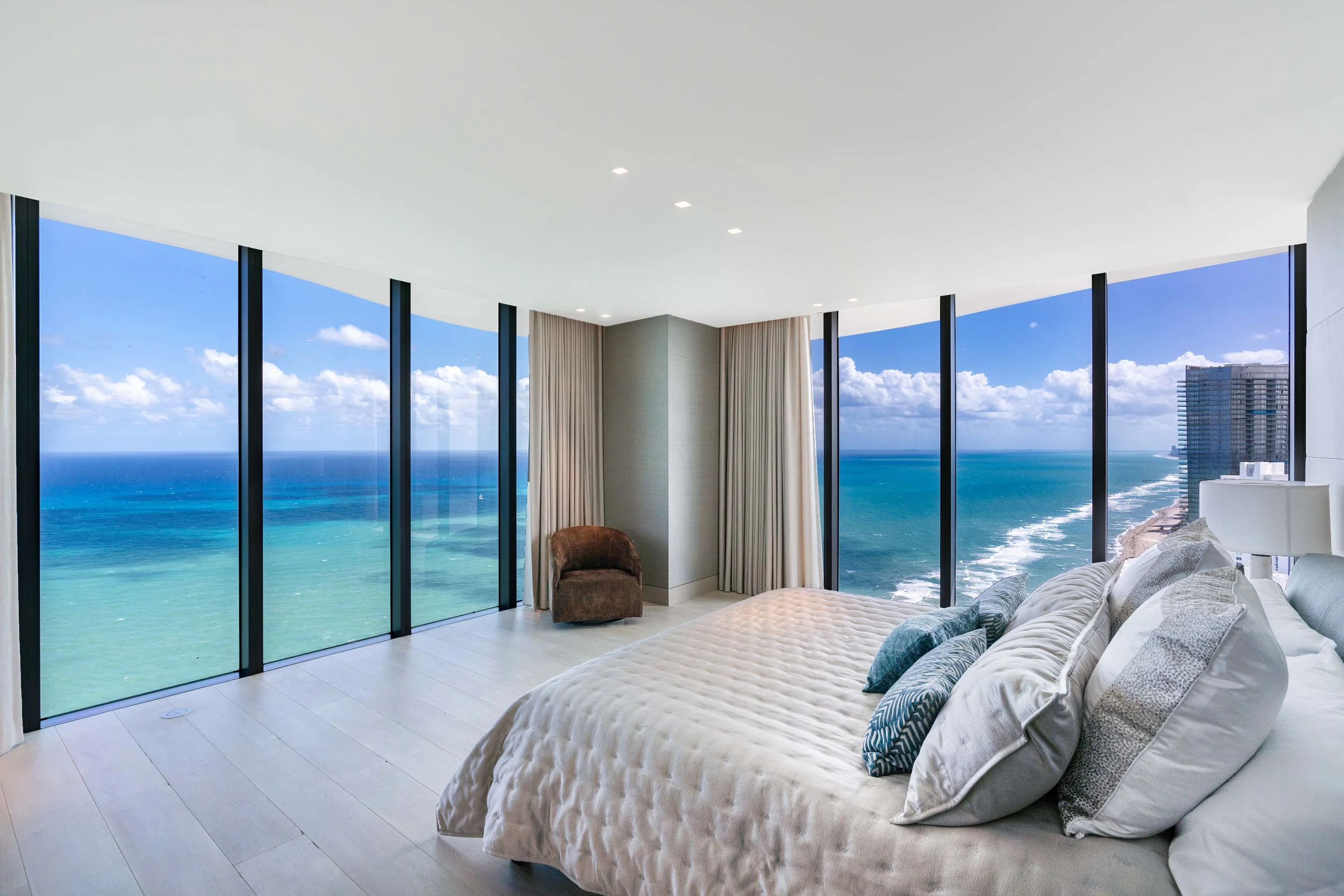 19575 Collins Avenue, The Regalia Penthouse, Miami, Florida 33160 - 19575-collins-ave-penthouse-4327_knsd68