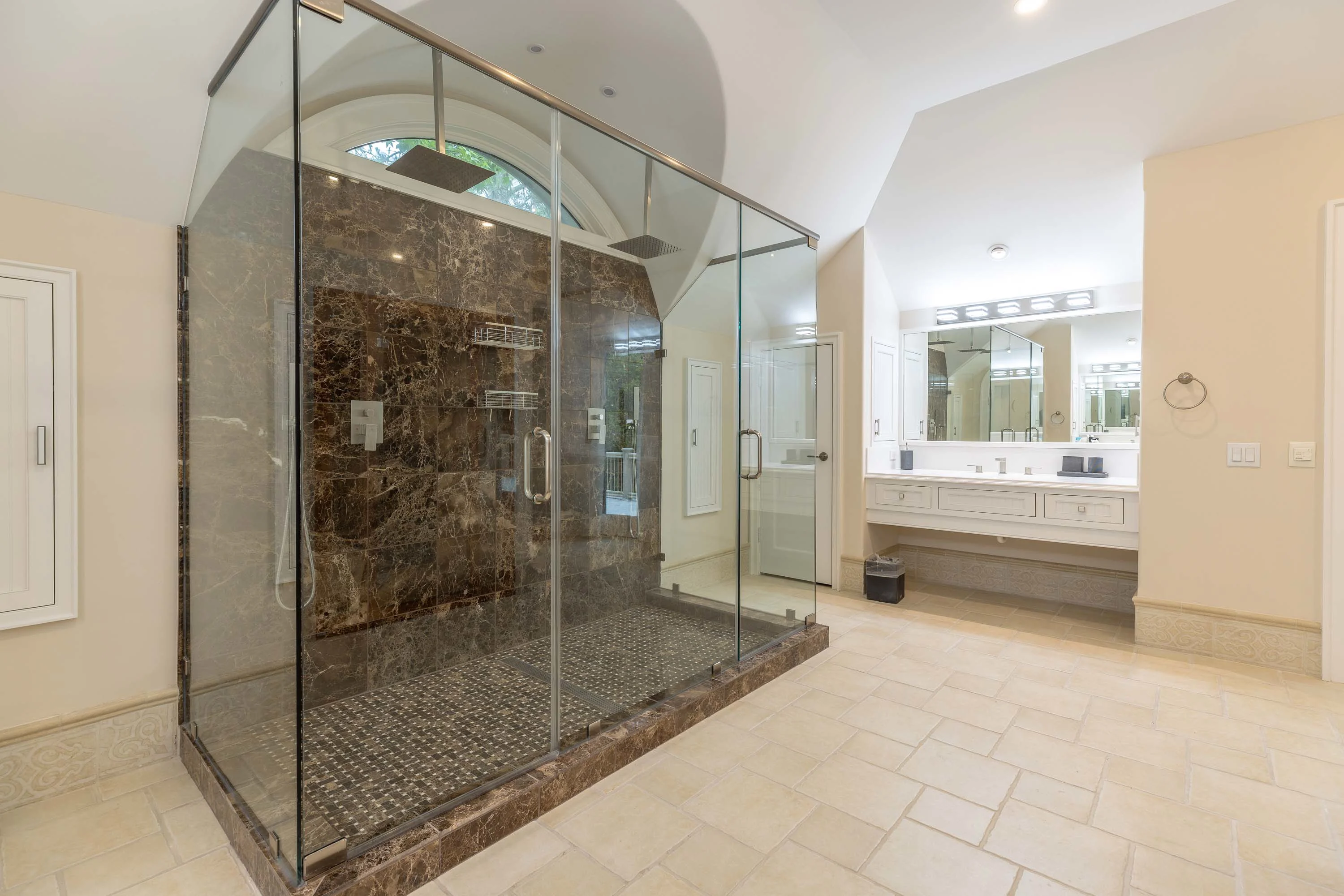 Palmetto Dunes | 25 Starboard Tack, Hilton Head Island, South Carolina 29928 - 20_-_25StarboardTackINT_MoonlightProductions-65_w1pks9