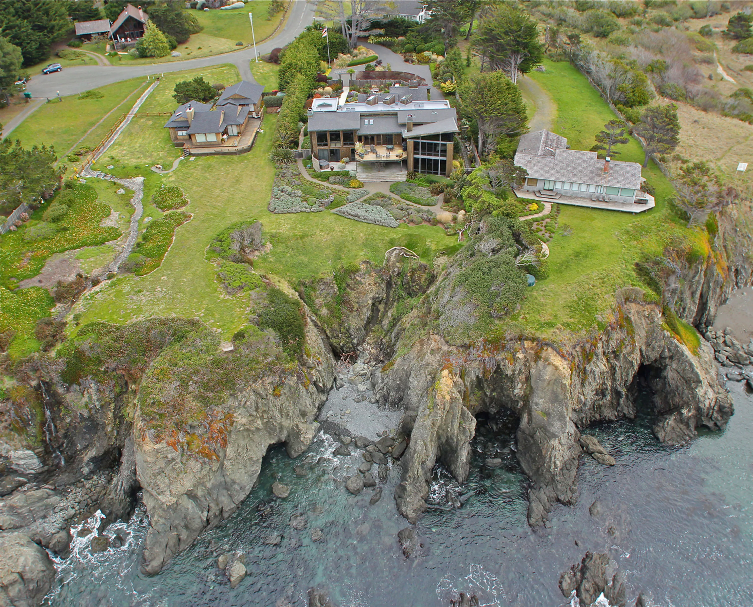 45431 Greenling Circle, Mendocino, California 95460 - 45431-greenling-circle-mendocino-california25-17-23-42-4242_srjpsv