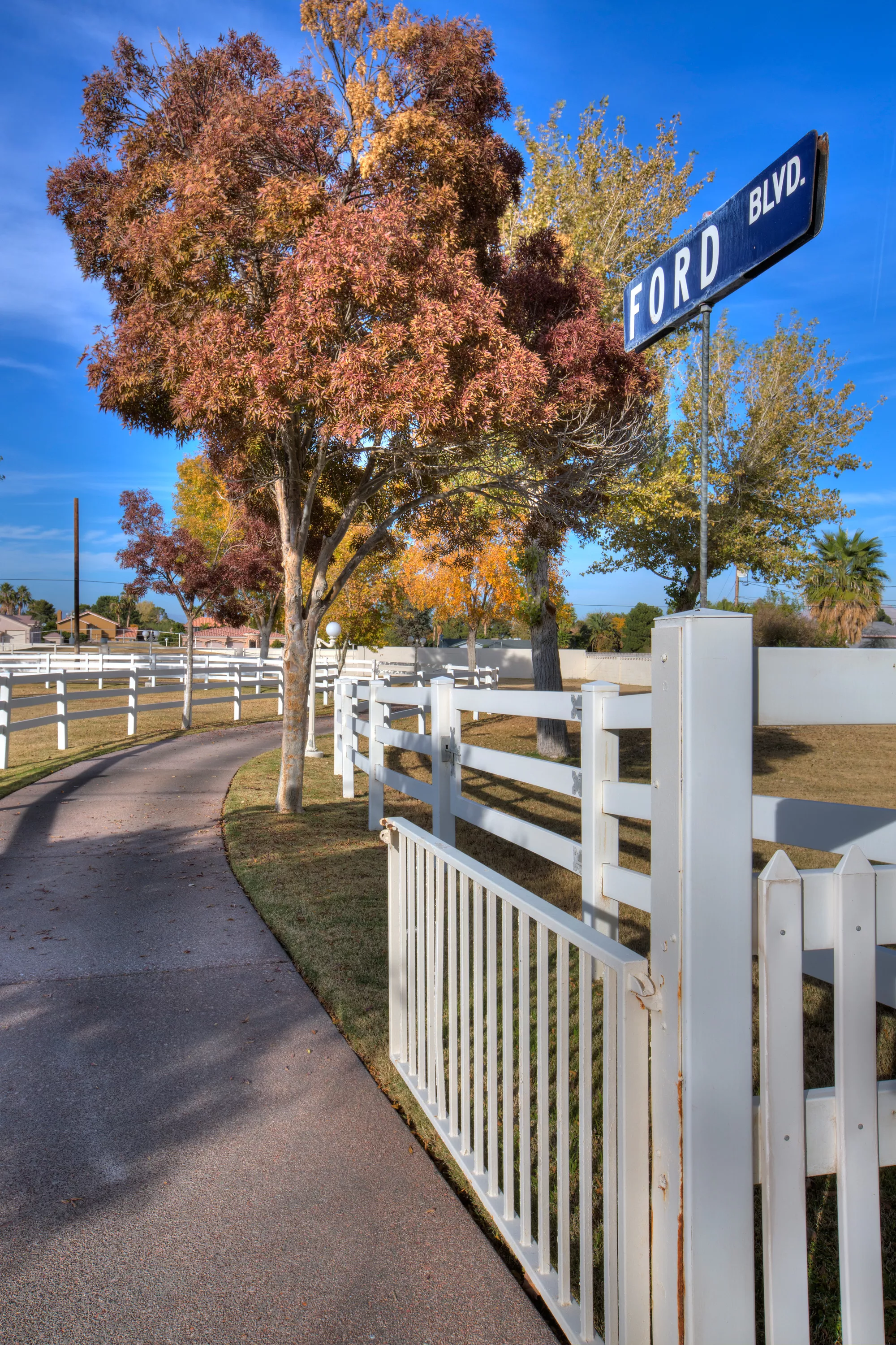 3910 E Russell Rd, Las Vegas, Nevada 89120 - 3910_e_russell_rd_las_vegas_nv-07_jlvuer