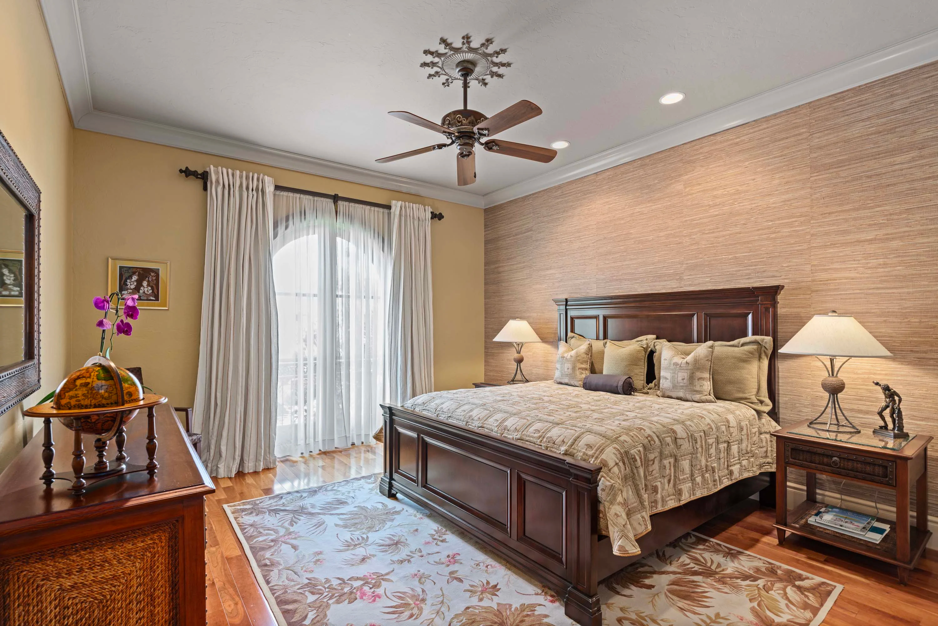 1924 Lincoln Drive, Sarasota, Florida 34236 - 20_-_1924_LNCOLN_RD_HR_ADJ_047_umf7we