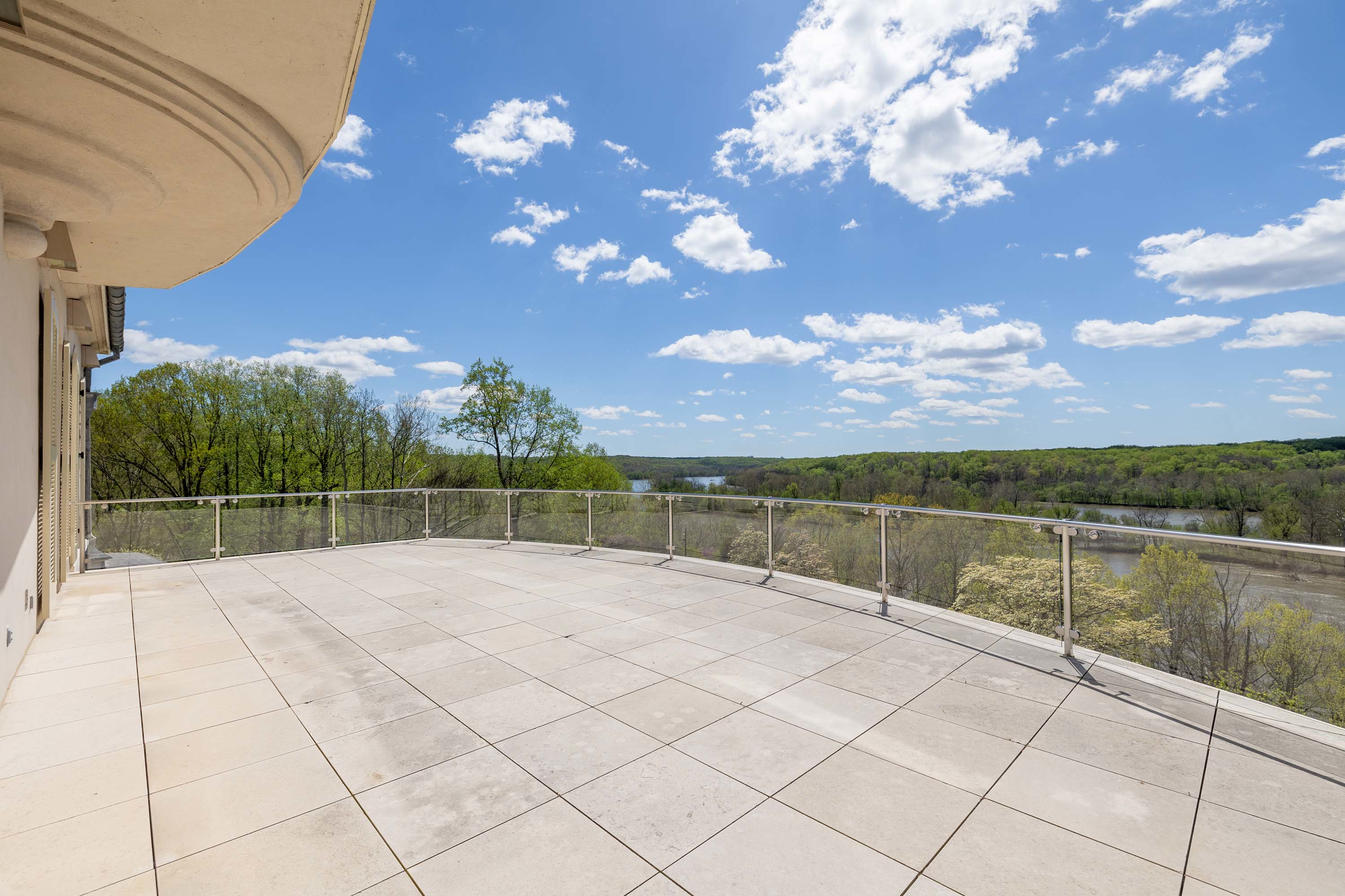 27 11900 River Rd, Potomac, MD 20854 - Luxury Real Estate - Concierge Auctions