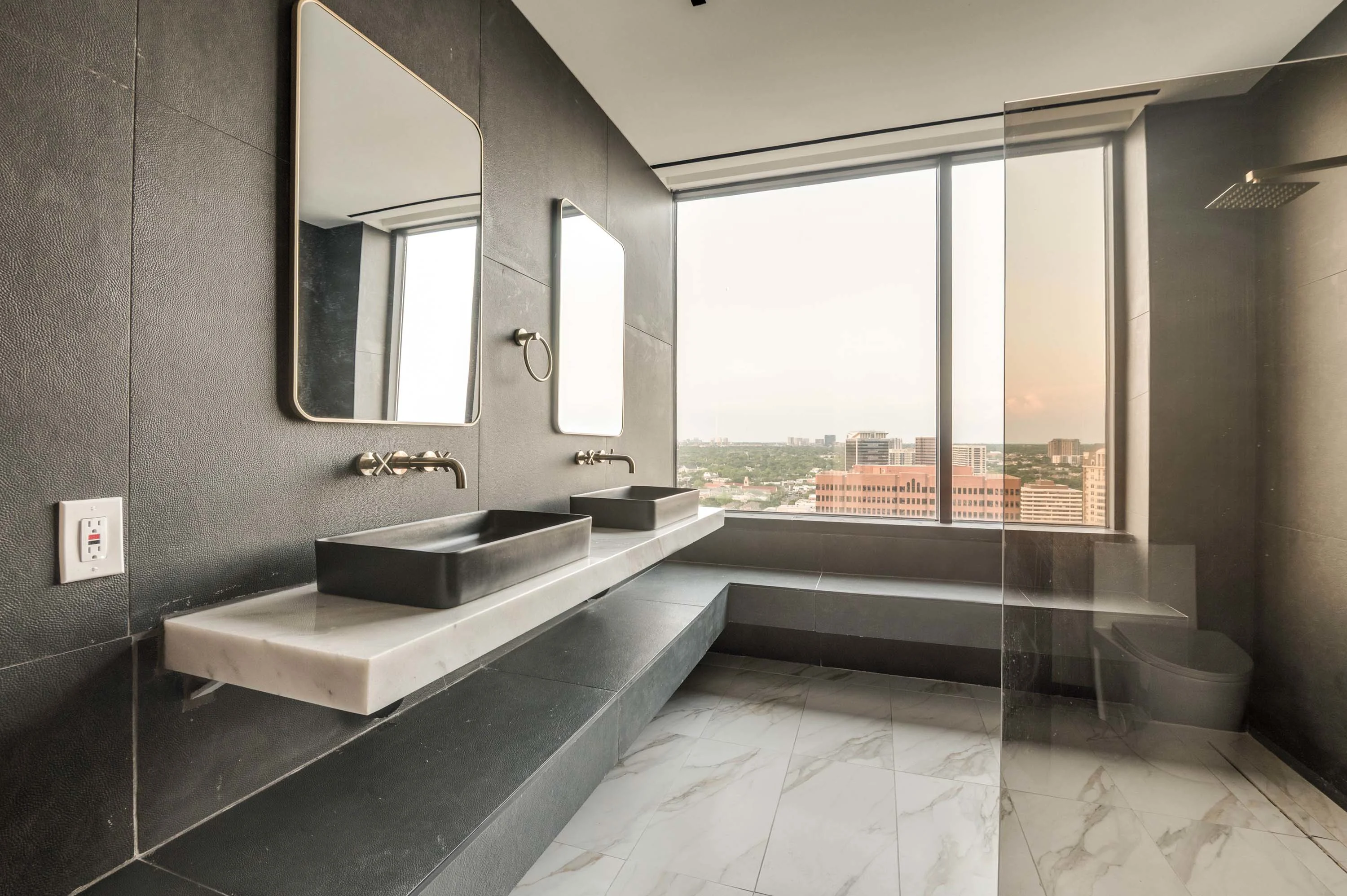 3111 Welborn Street #1703, Dallas, Texas 75219 - 23_3111_Welborn_Street_1703_tbgjzu