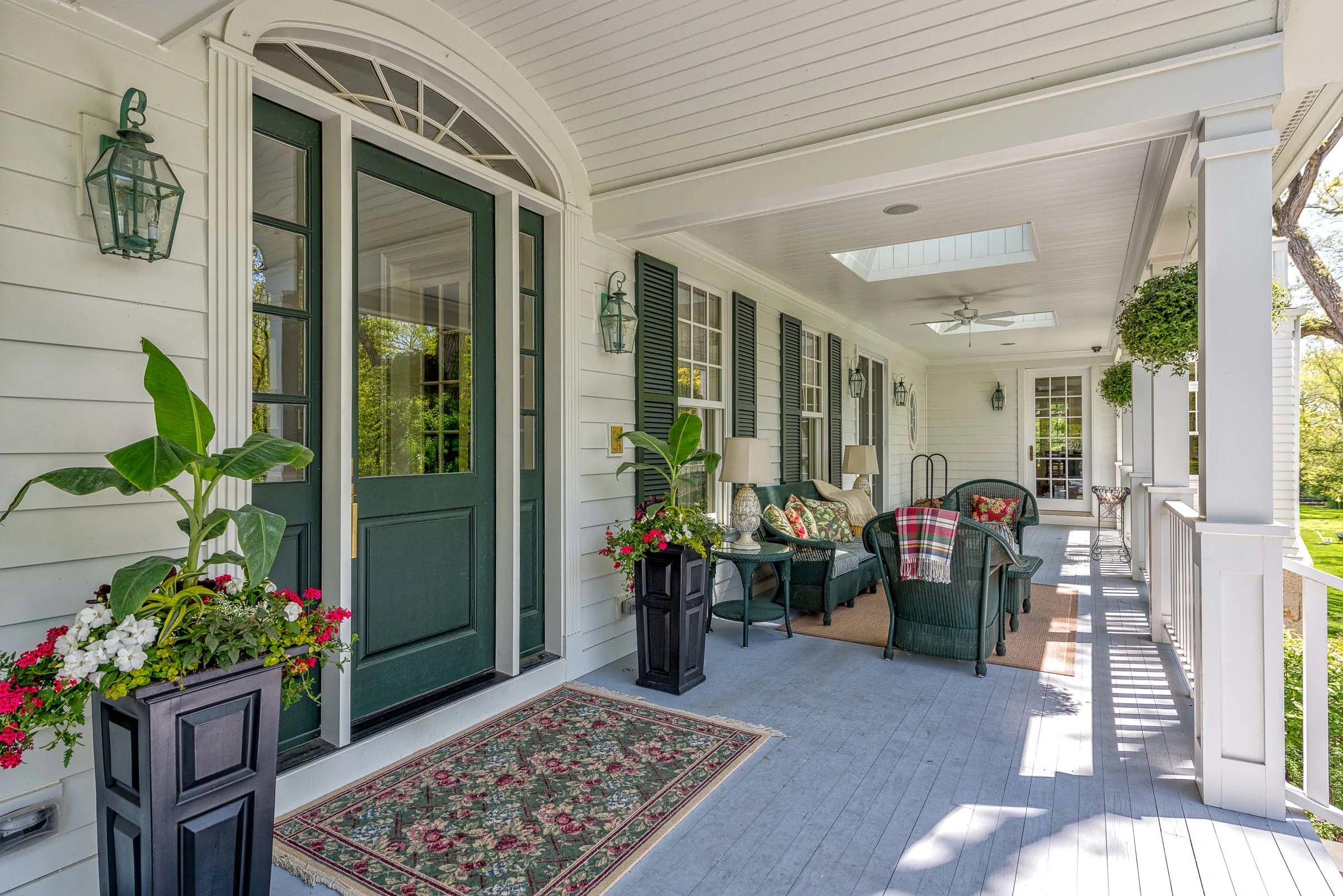 1S415 Sunnybrook Road, Near Chicago, Illinois 60137 - 1S415-sunnybrook-road-glen-ellyn-illinois_08_fe01lo