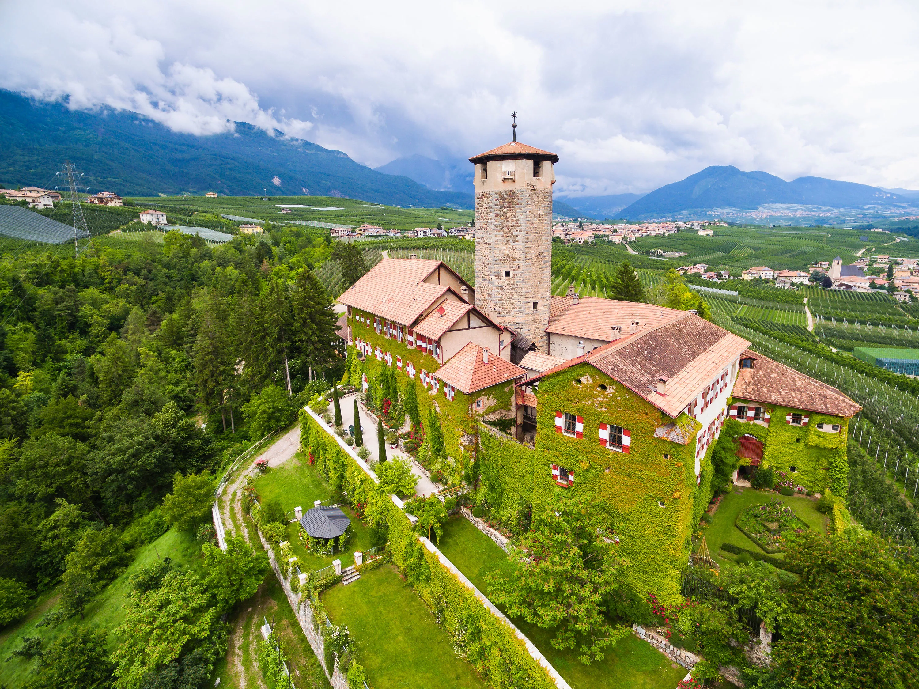 Castel Valer, Valer 21, Tassullo, Trentino-Alto Adige 1-38010, Italy - castel-valer-italy-01-06-20-56-5656_clnxnc